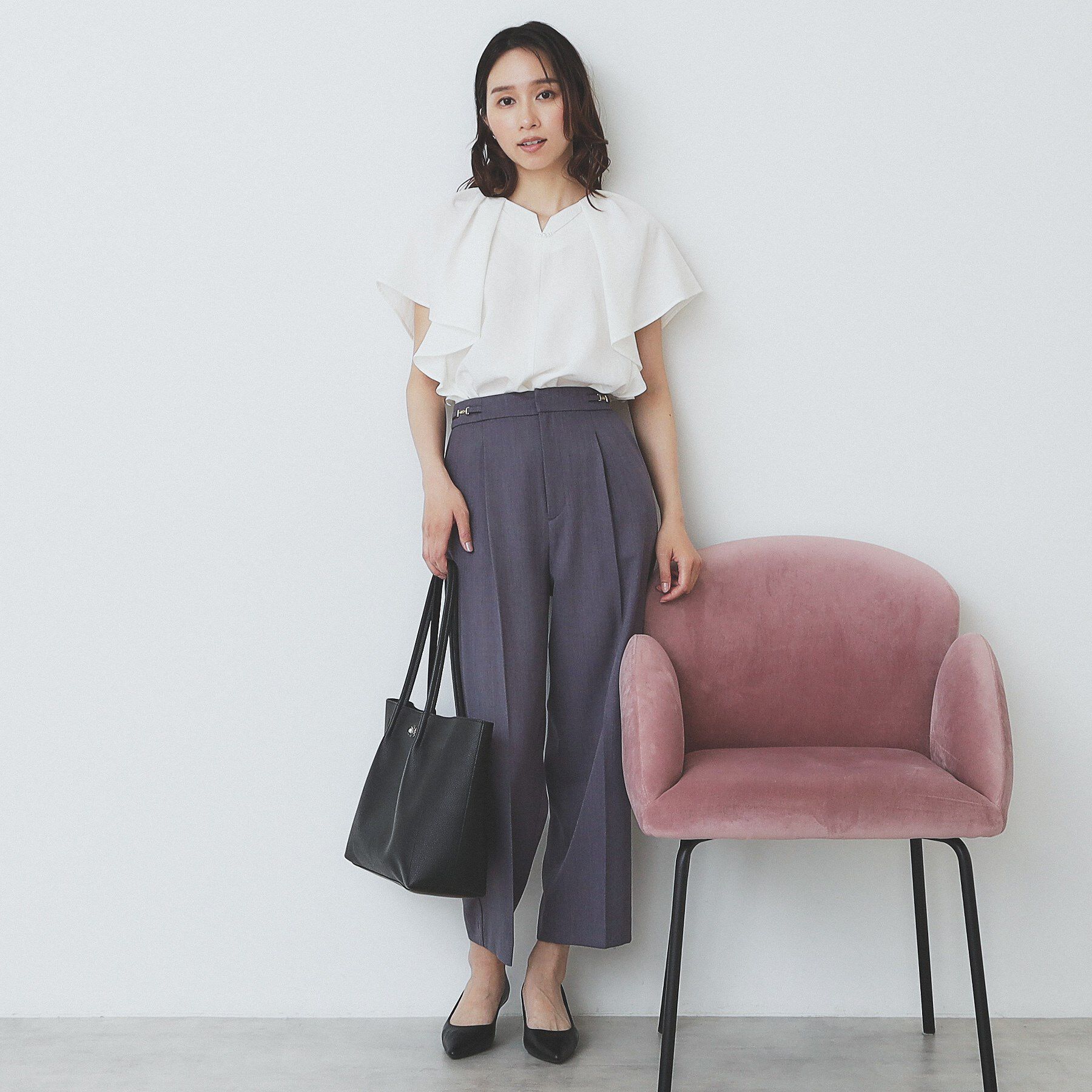 index「《7色展開/S-LLサイズ》フリルタックスリーブキーネックブラウス【吸水速乾/洗濯機可/イージーアイ」|シャツ・ブラウス|