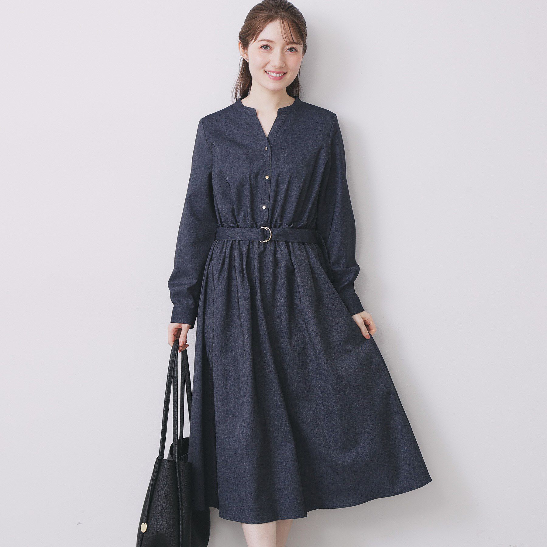 index「シャンブレーツイルドッキングフレアワンピース【洗濯機OK/イージーアイロン】」|ワンピース|ネイビー(094)