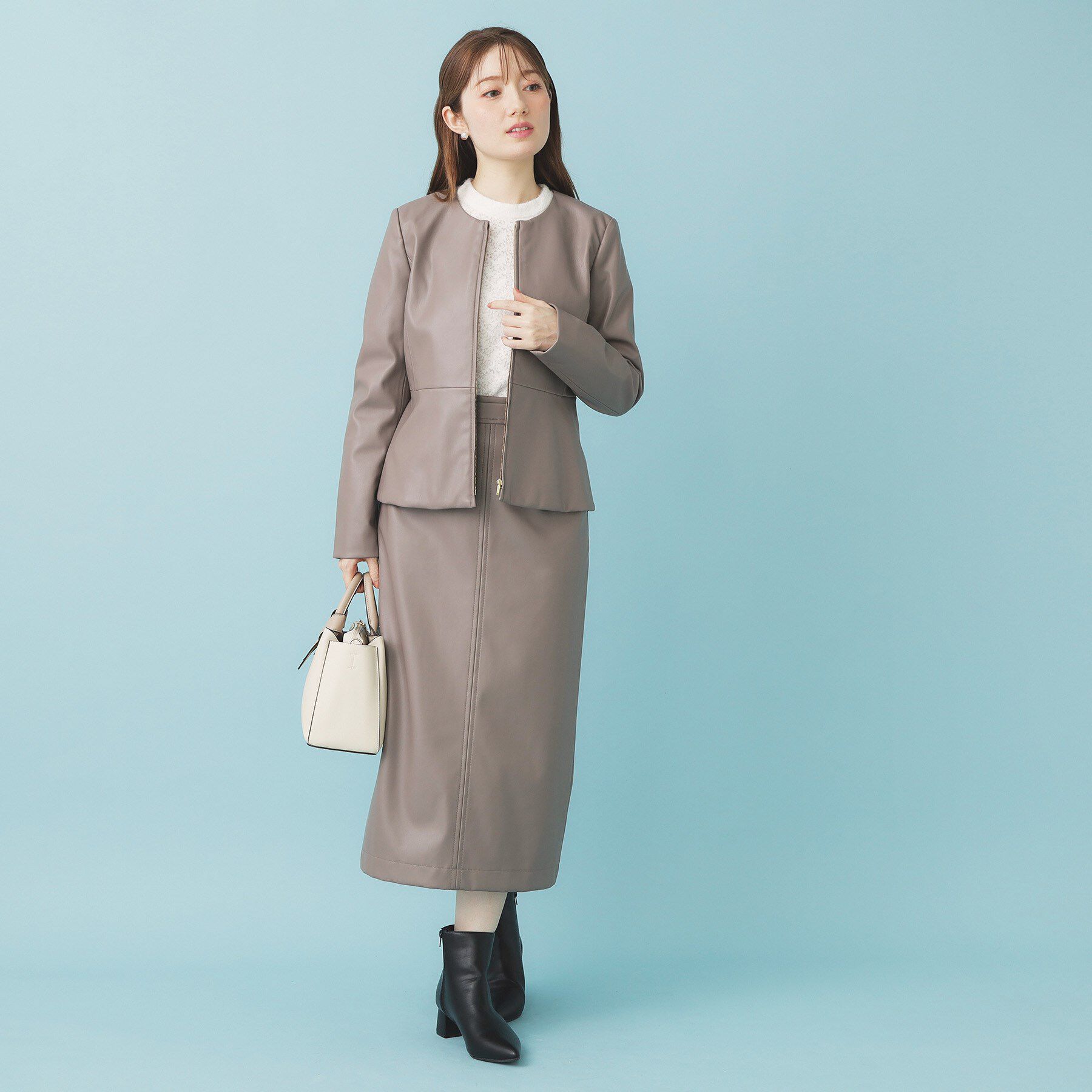 index「レザー調ストレッチAラインロングスカート【洗える】」|スカート|