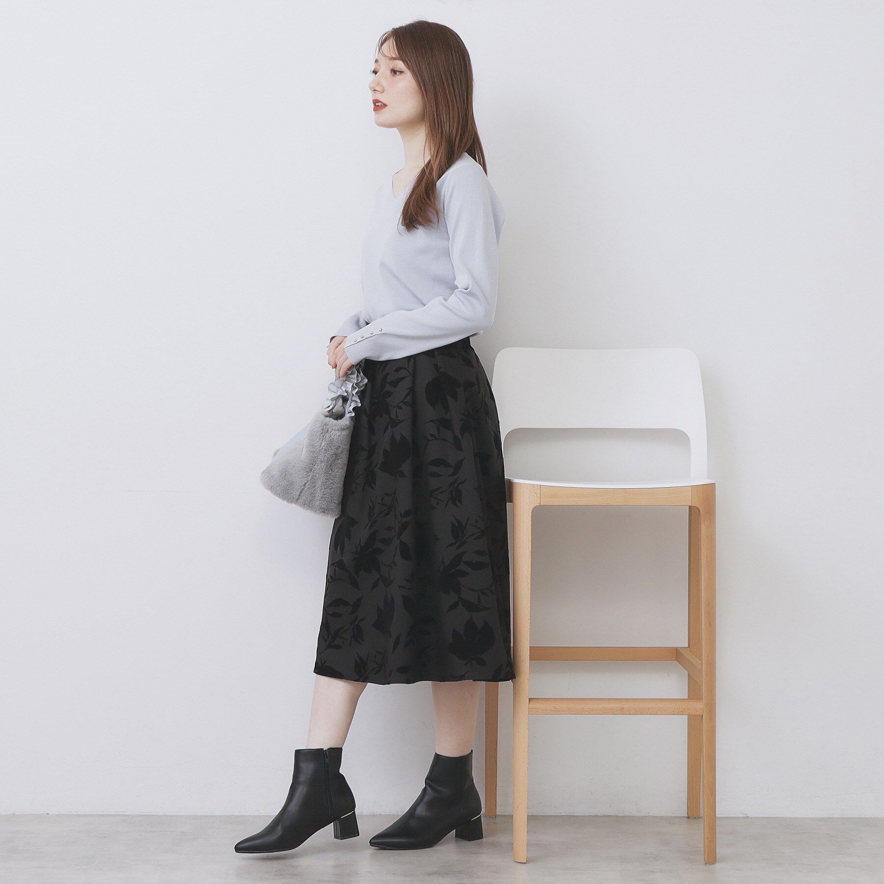 index「ゴールドボタンVネックニット【洗濯機OK】《6col》」|ニット・セーター|