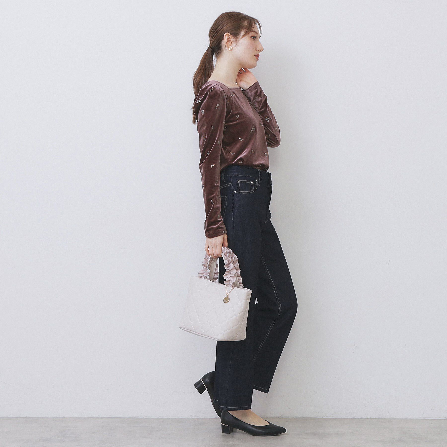 index「バックシャン小花刺繍ベロアトップス【洗濯機OK】」|Tシャツ・カットソー|