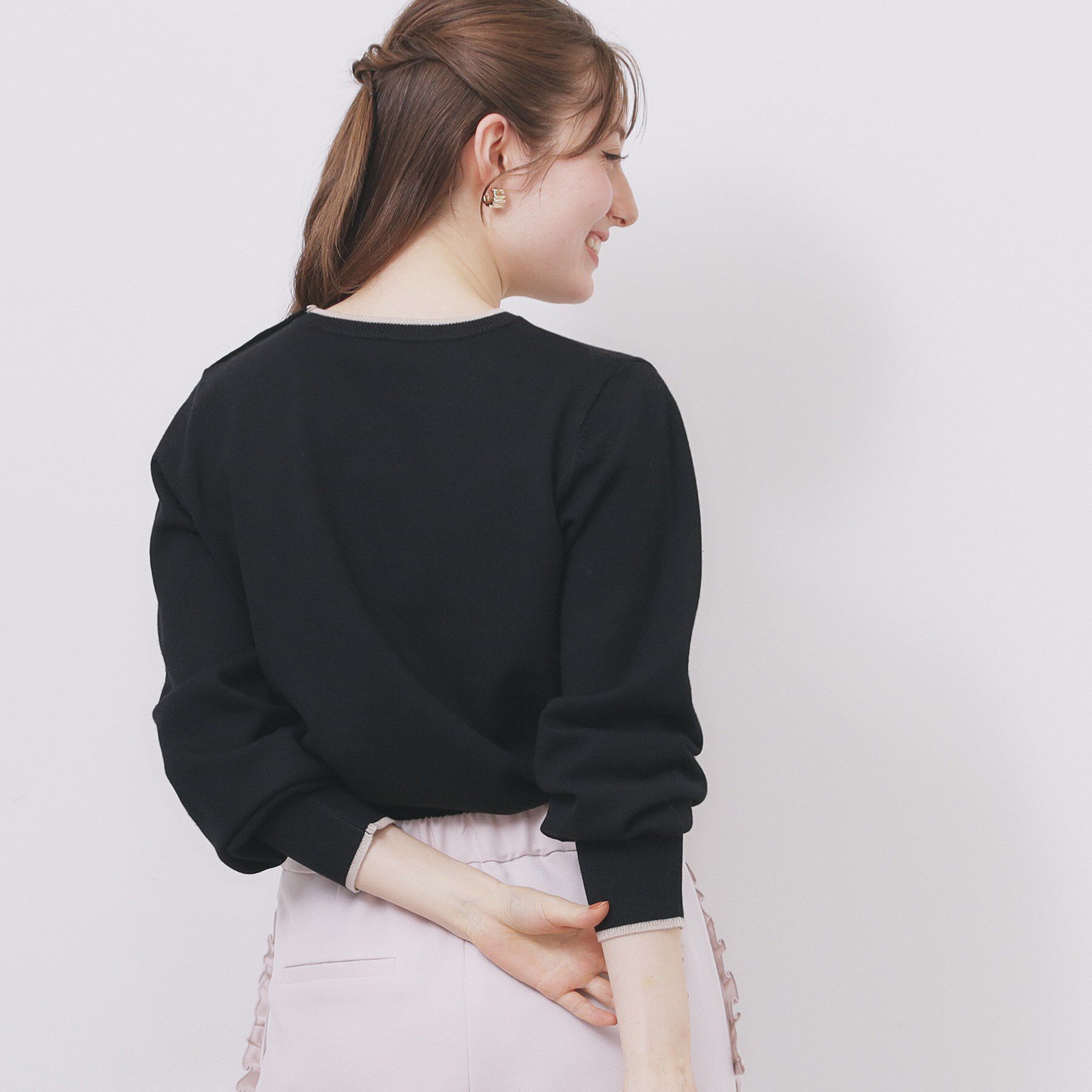 index「ゴールドパーツ付きバイカラークルーネックニット【洗濯機OK】」|ニット・セーター|