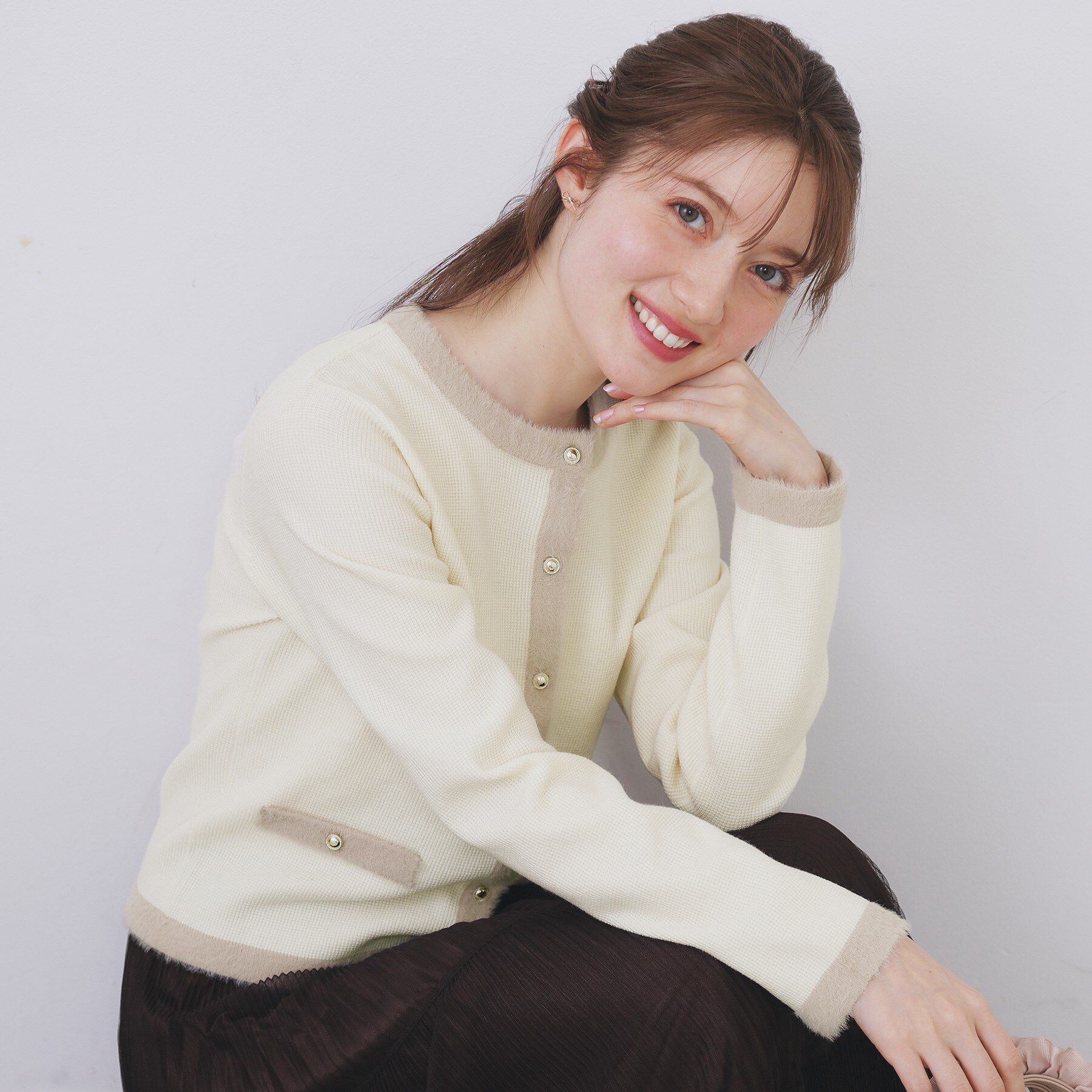 index「フェザーバイカラークルーネックカーディガン【洗濯機OK】」|カーディガン|オフホワイト(503