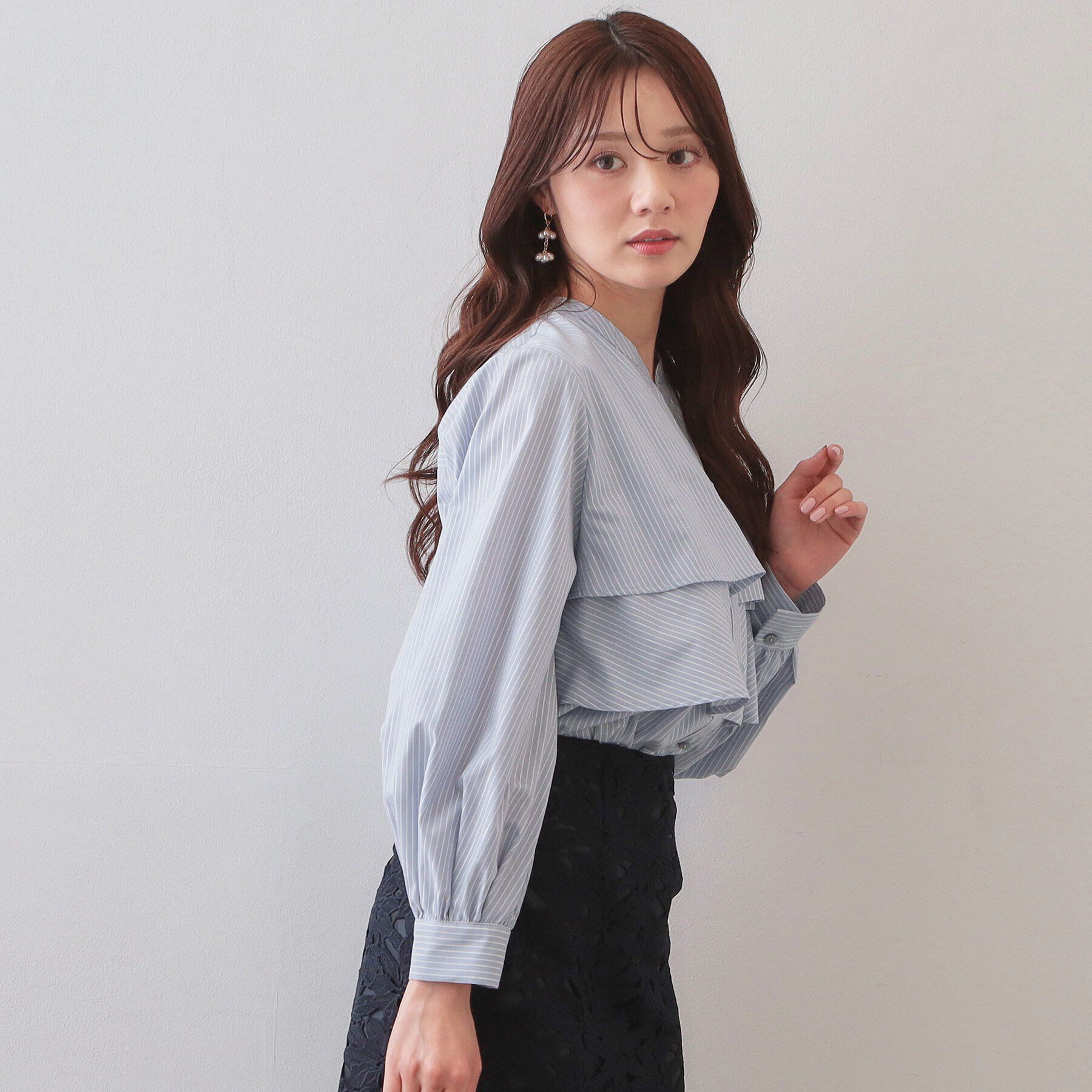 index「フリルキーネックシャツ【洗濯機OK/イージーアイロン/防シワ】《XS～LL/7col》」|シャツ・ブラウス|