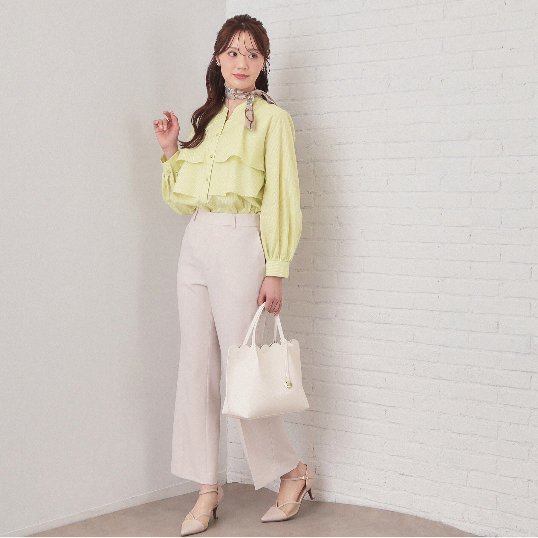 index「フリルキーネックシャツ【洗濯機OK/イージーアイロン/防シワ】《XS～LL/7col》」|シャツ・ブラウス|