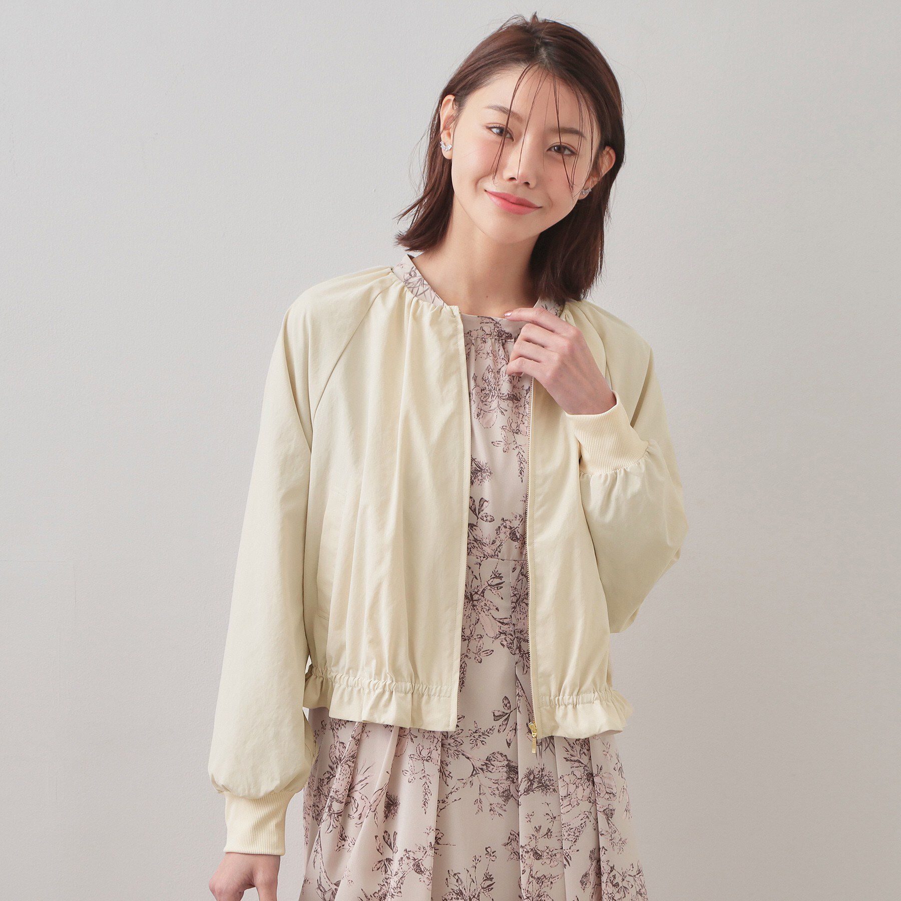 index「ノーカラーブルゾン【洗濯機OK/接触冷感/防シワ】」|テーラードジャケット|グレージュ(050)