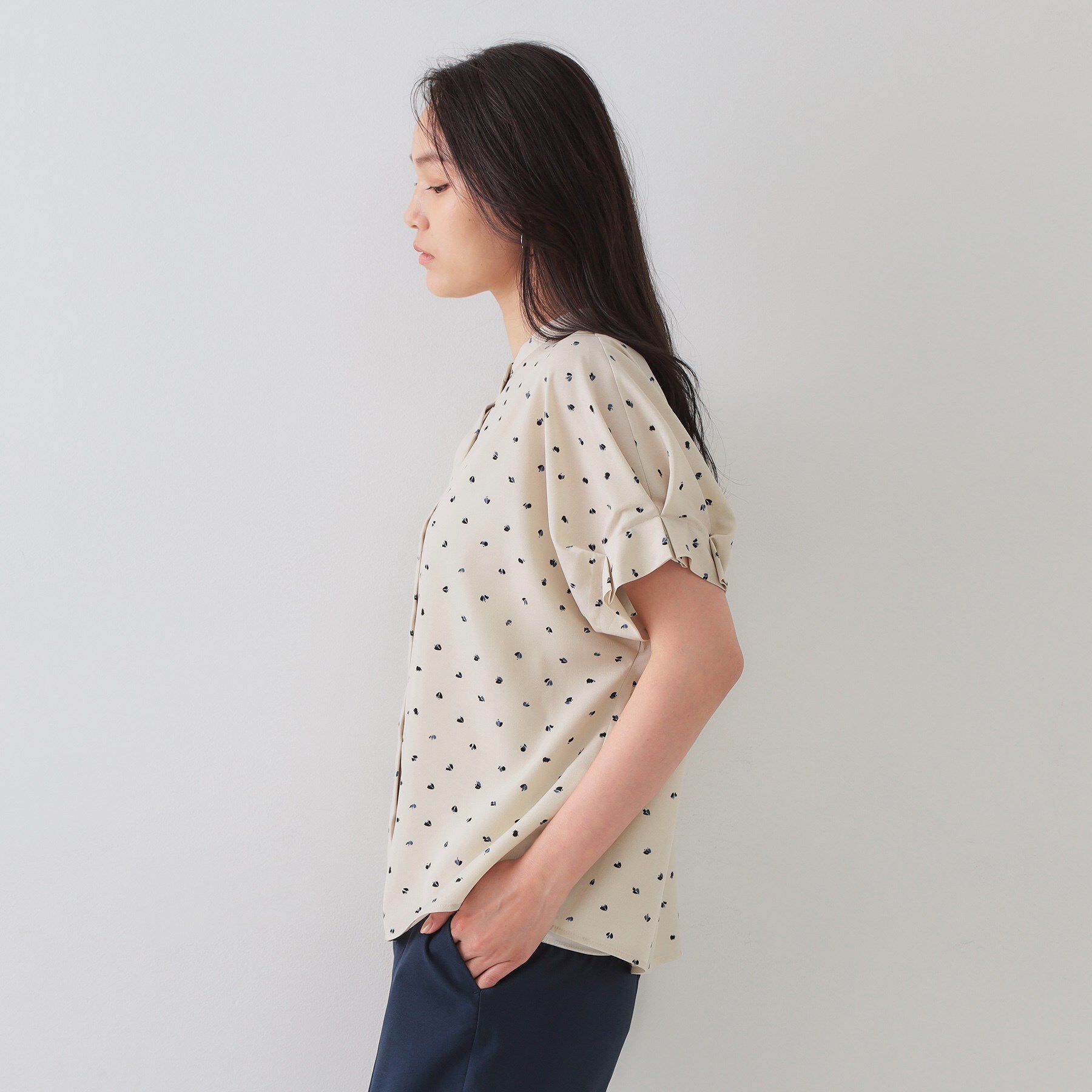 OPAQUE.CLIP「幾何柄アソート タックドルマンスリーブブラウス【洗濯機洗い可】」|シャツ・ブラウス|