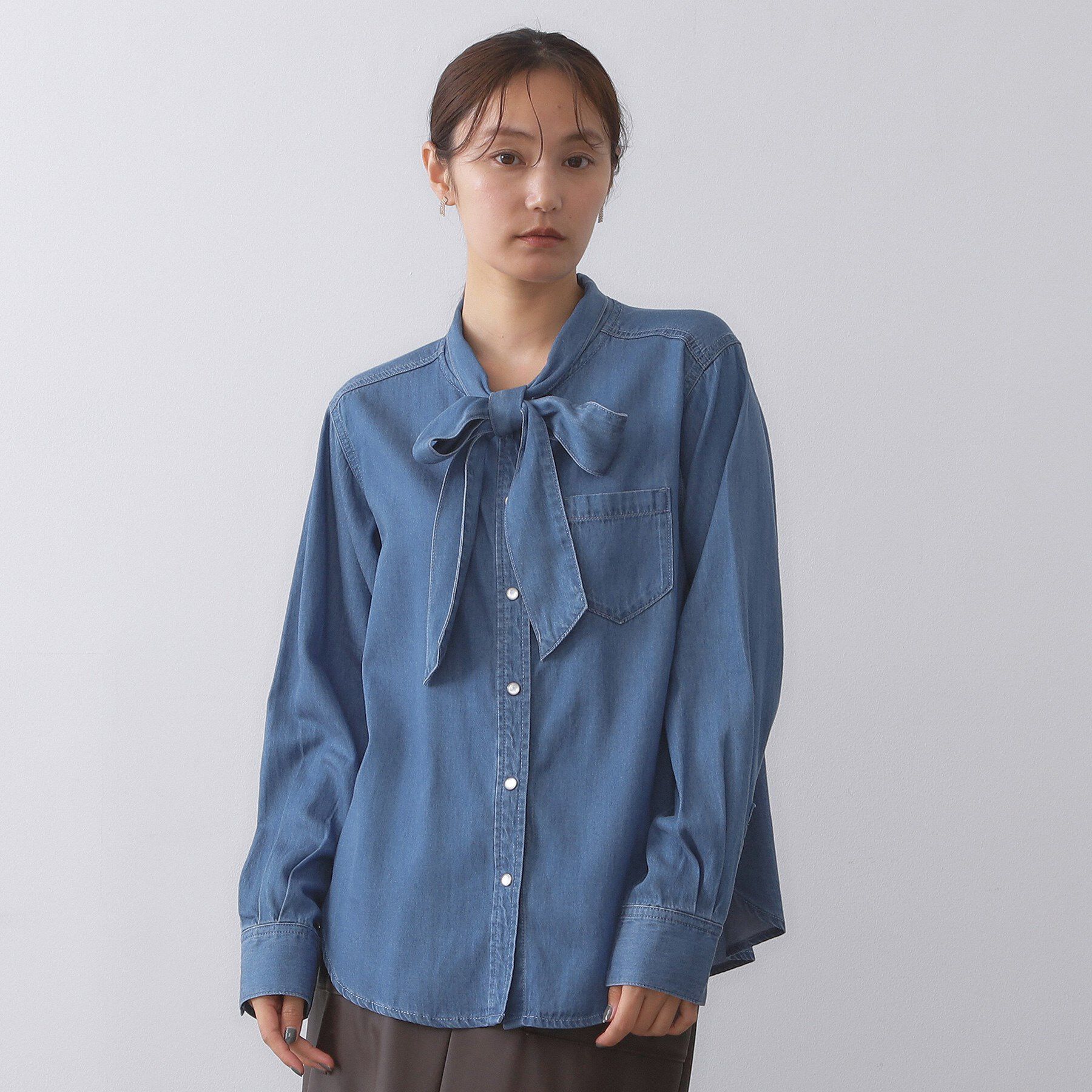 OPAQUE.CLIP「セルロース混デニムボウタイブラウス【洗濯機洗い可】」|シャツ・ブラウス|