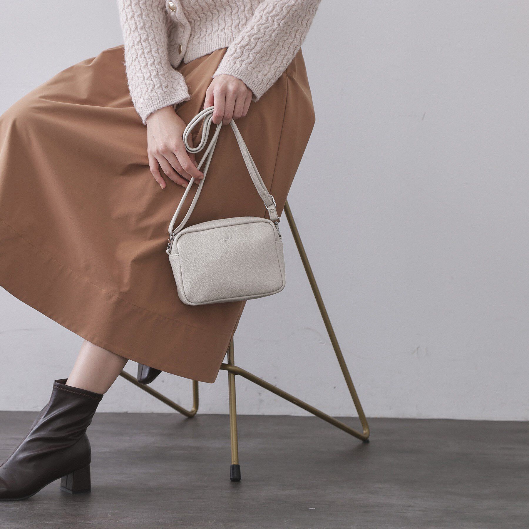 OPAQUE.CLIP「シュリンク合皮スクエアミニショルダーバッグ【軽量／長さ調整可能】」|ショルダー・メッセンジャー|