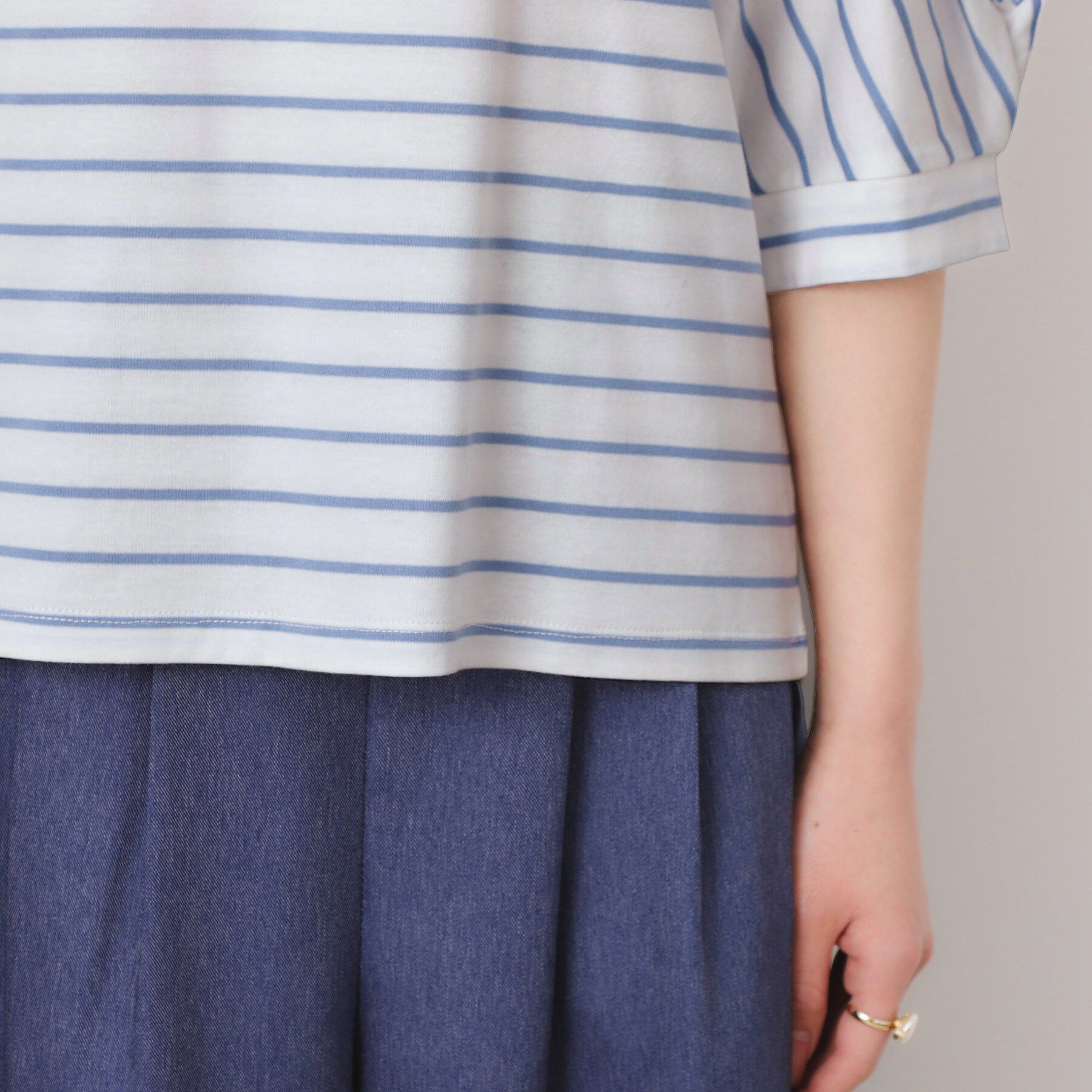 Couture broach「【接触冷感・洗える・UV機能付き・二の腕カバー】デイジー＆リボン エンブロドルマントップス」|Tシャツ・カットソー|