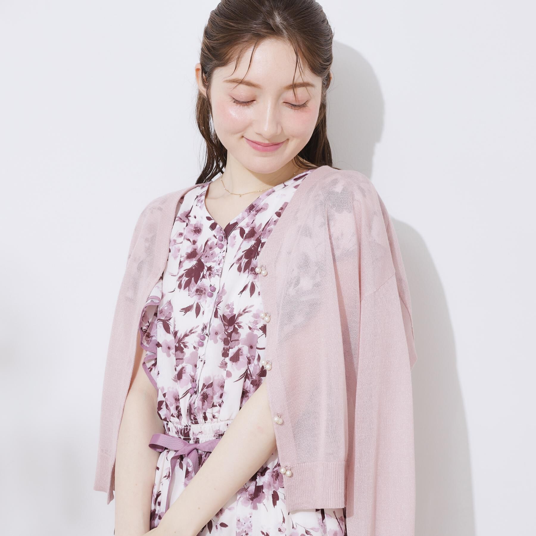 Couture broach「【上品な透け感・通勤】ダブルパール調釦シアーカーディガン」|カーディガン|