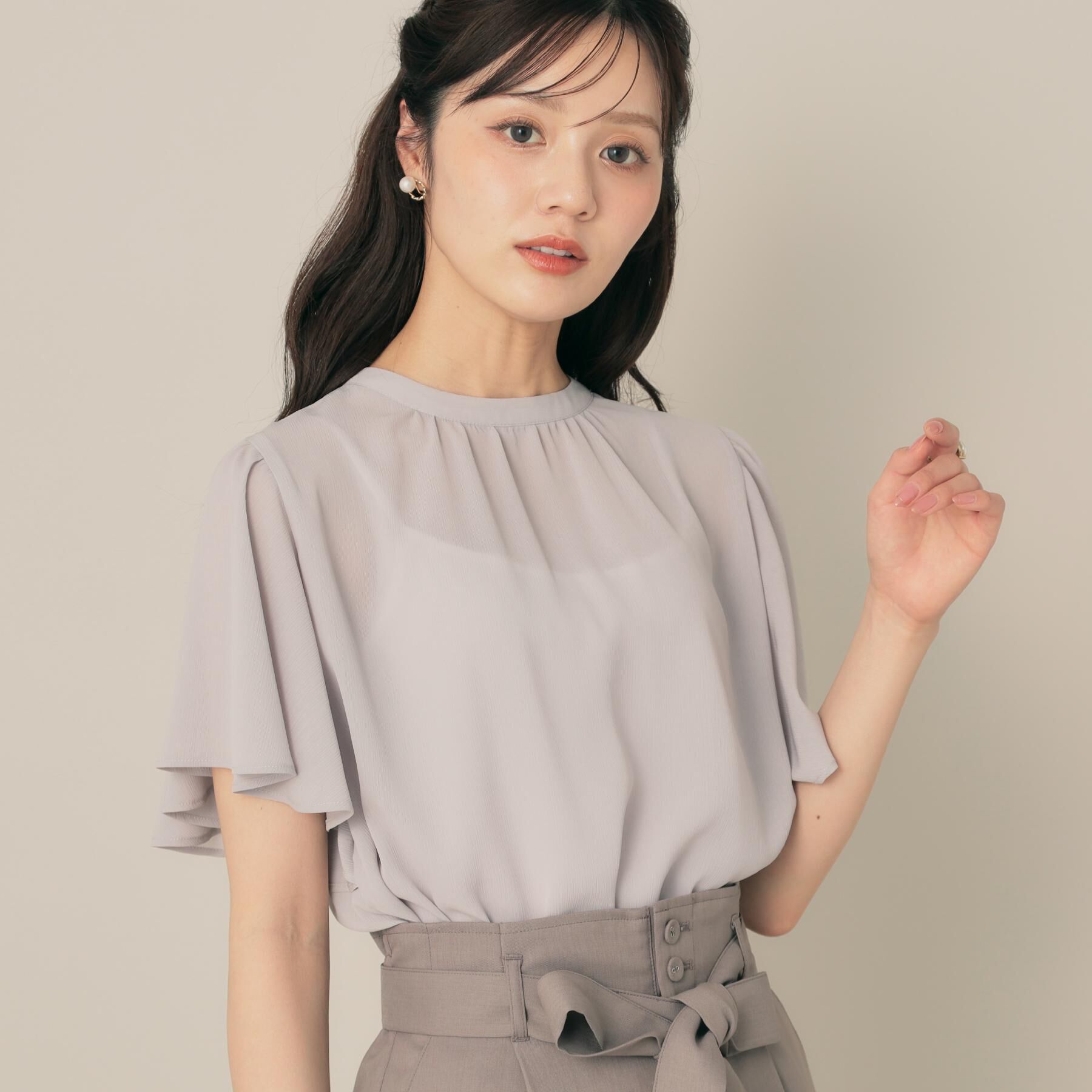 Couture broach「【キレイめ・通勤】前後2WAY楊柳フレアー袖ブラウス」|シャツ・ブラウス|ライトグレー(011