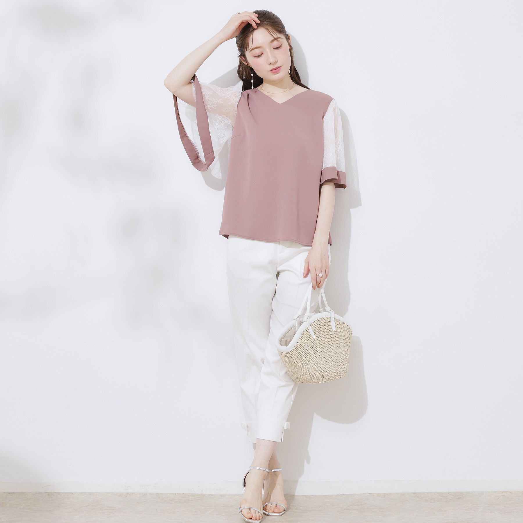 Couture broach「【マシンウォッシャブル・シアー・細見え】Vネック袖レースフレアブラウス」|シャツ・ブラウス|