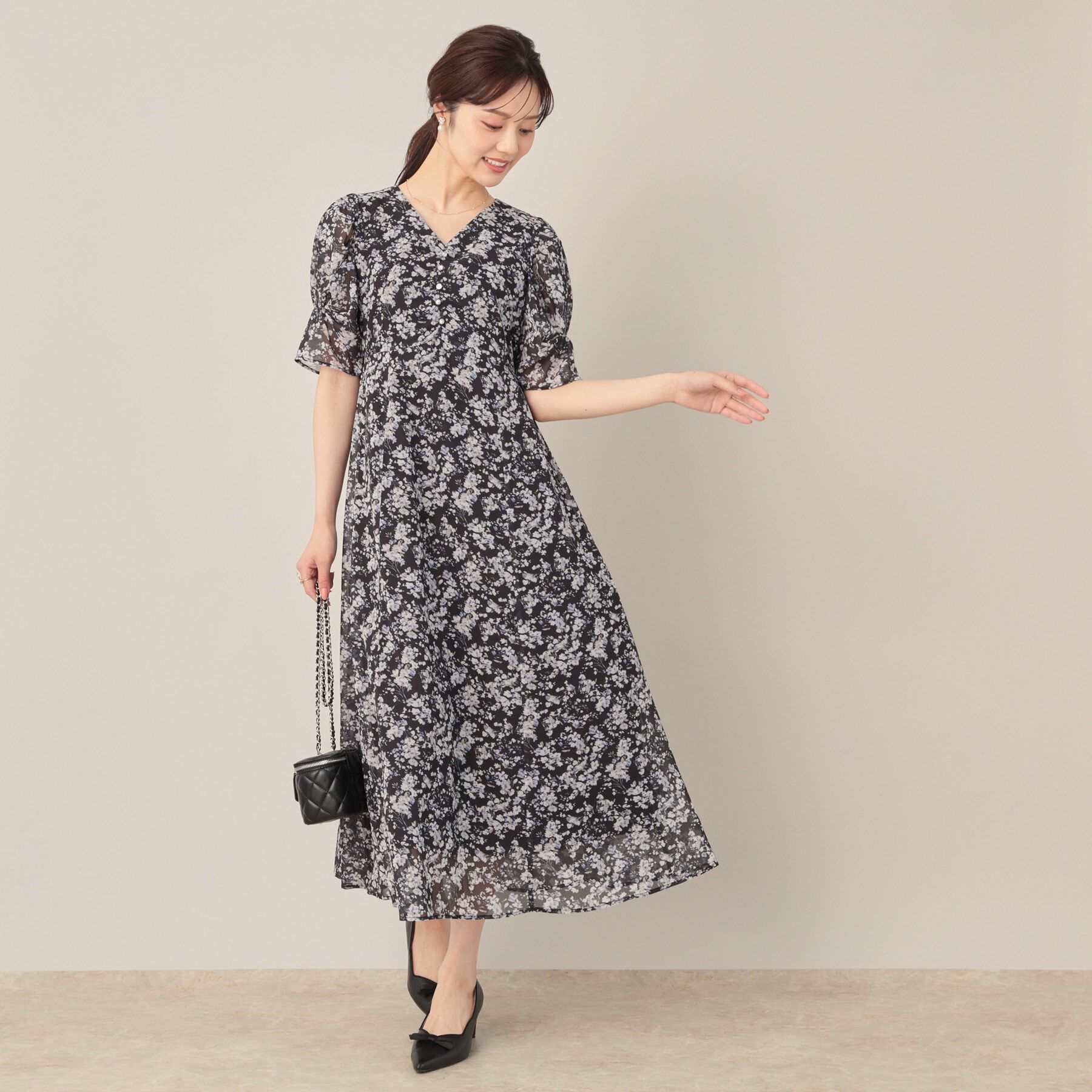 Couture broach「【一枚で着映える・通勤】Vネックフラワーワンピース」|ワンピース|