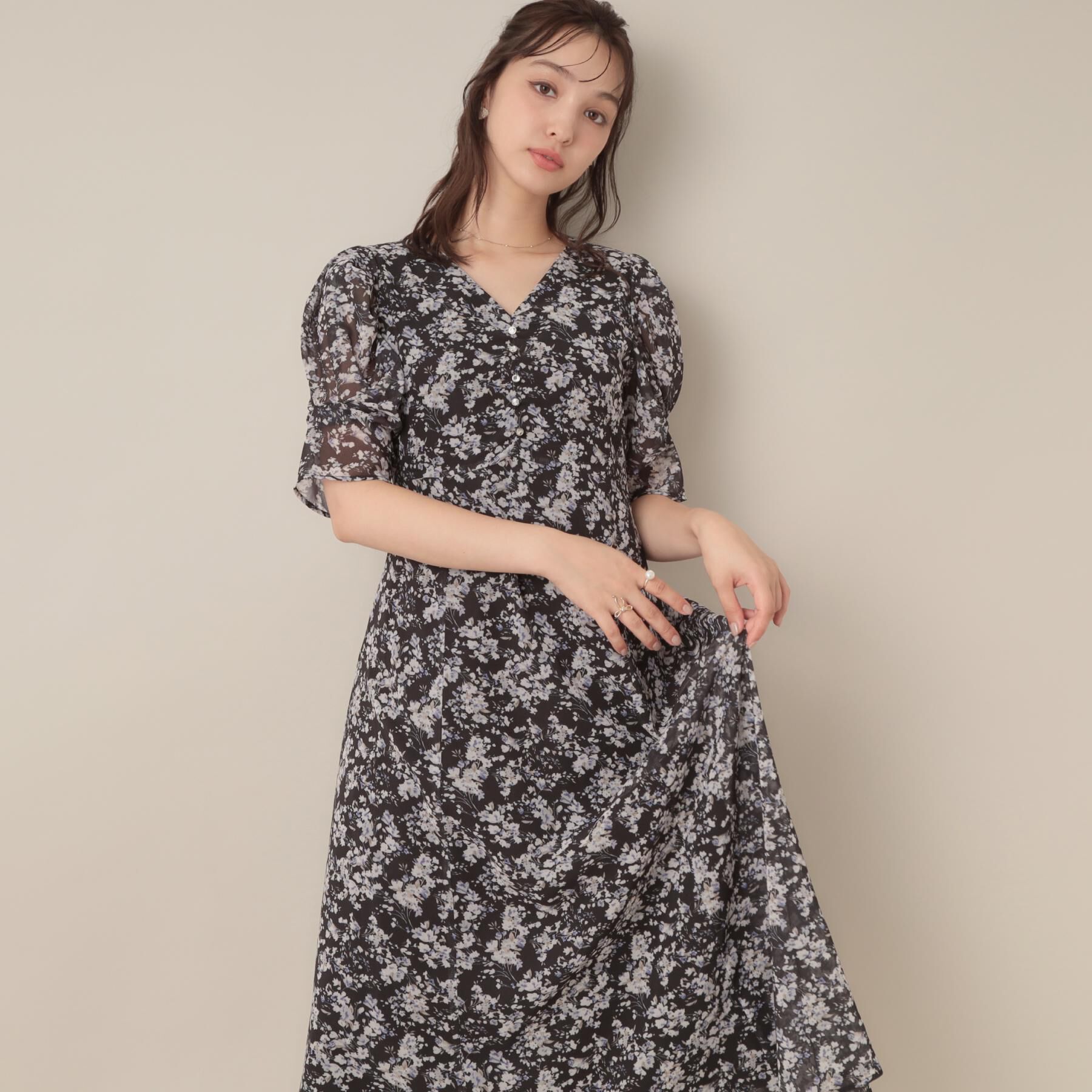 Couture broach「【一枚で着映える・通勤】Vネックフラワーワンピース」|ワンピース|