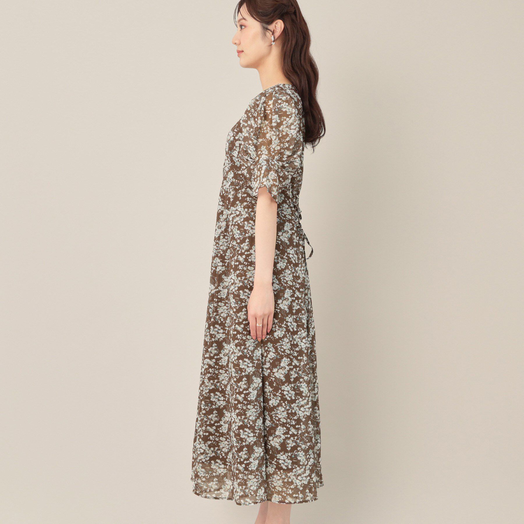 Couture broach「【一枚で着映える・通勤】Vネックフラワーワンピース」|ワンピース|