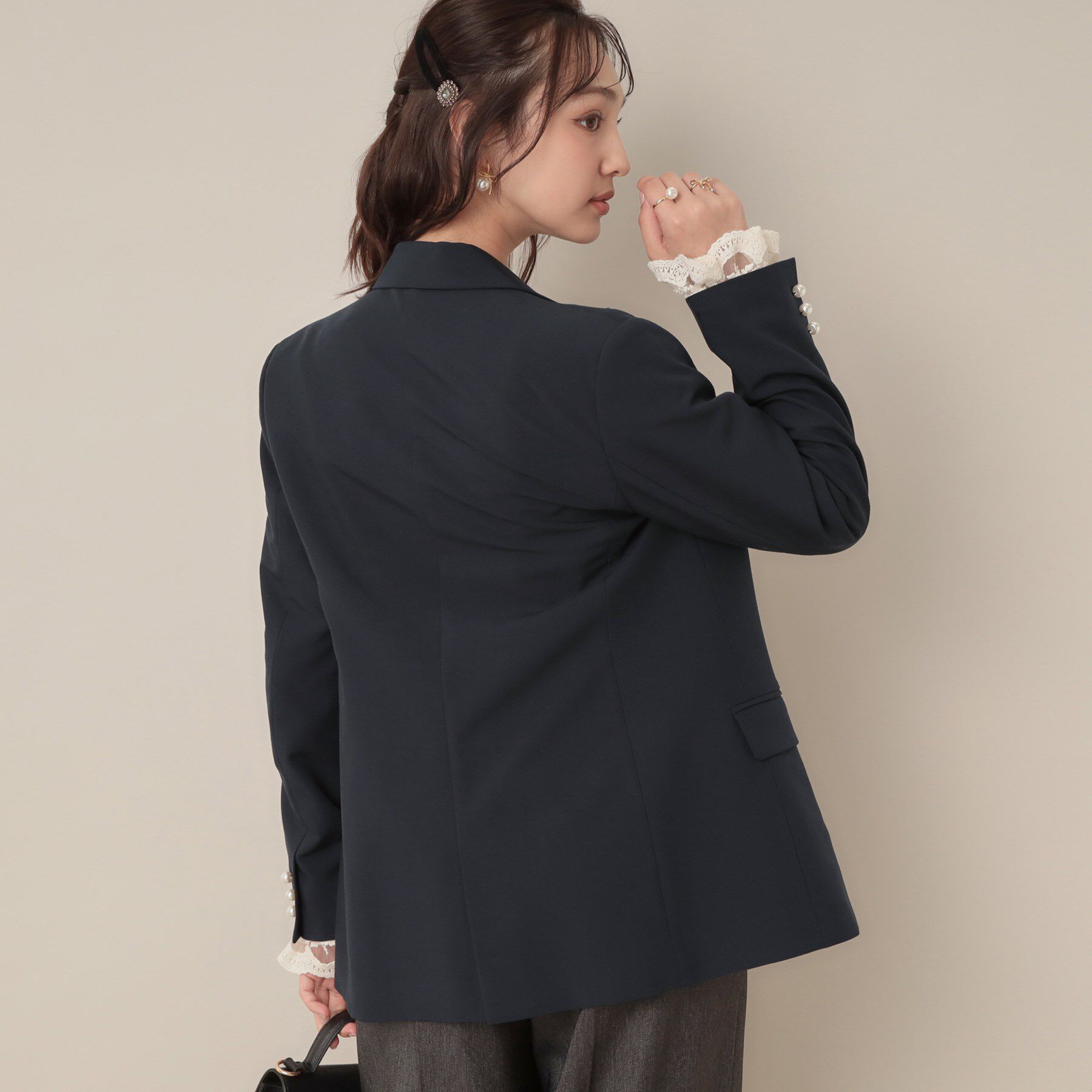Couture broach「【高見え・きれいめ・通勤】レースカフス パール調釦テーラードジャケット」|テーラードジャケット|