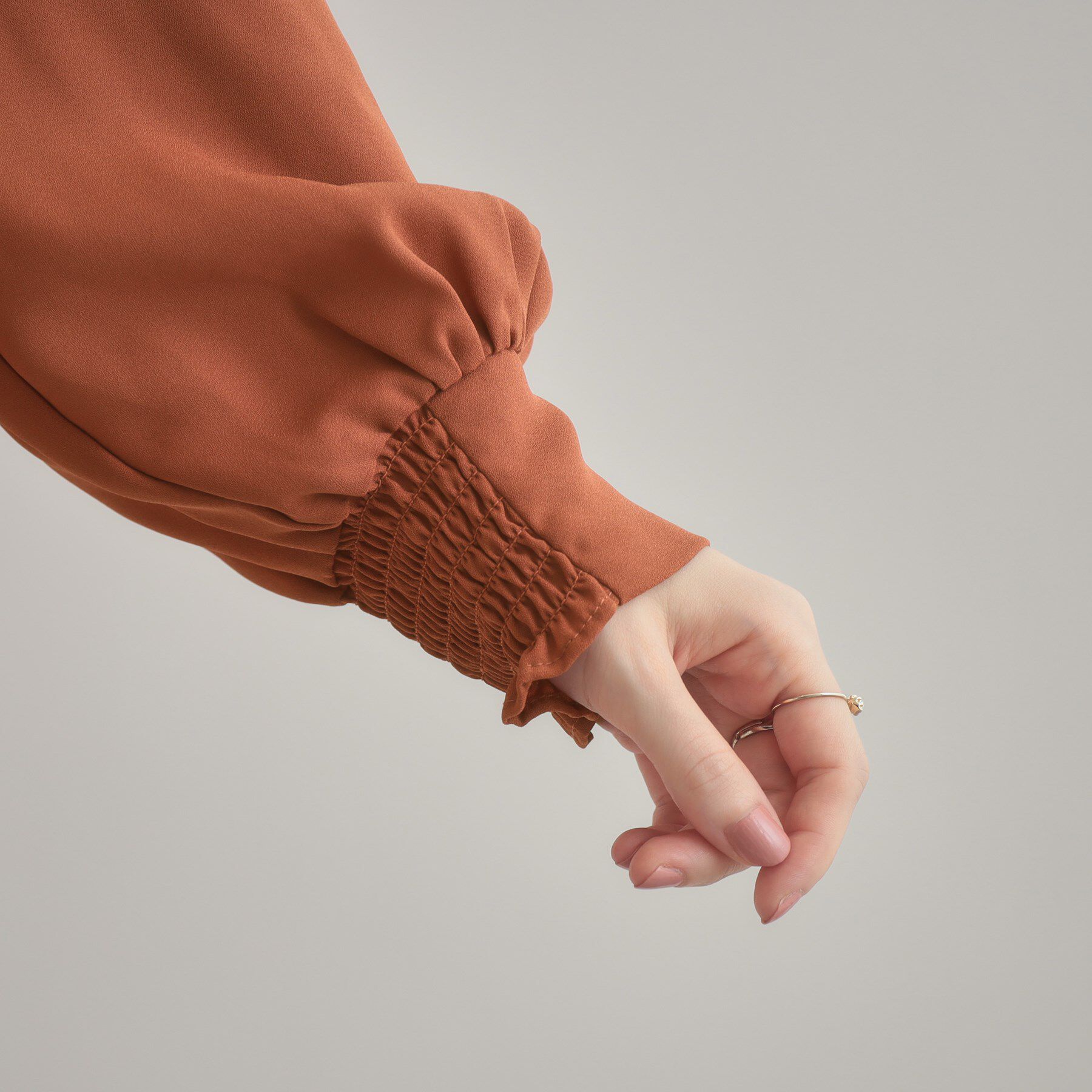 Couture broach「【マシンウォッシャブル・きれいめ・通勤】シャーリングチュニックブラウス」|シャツ・ブラウス|