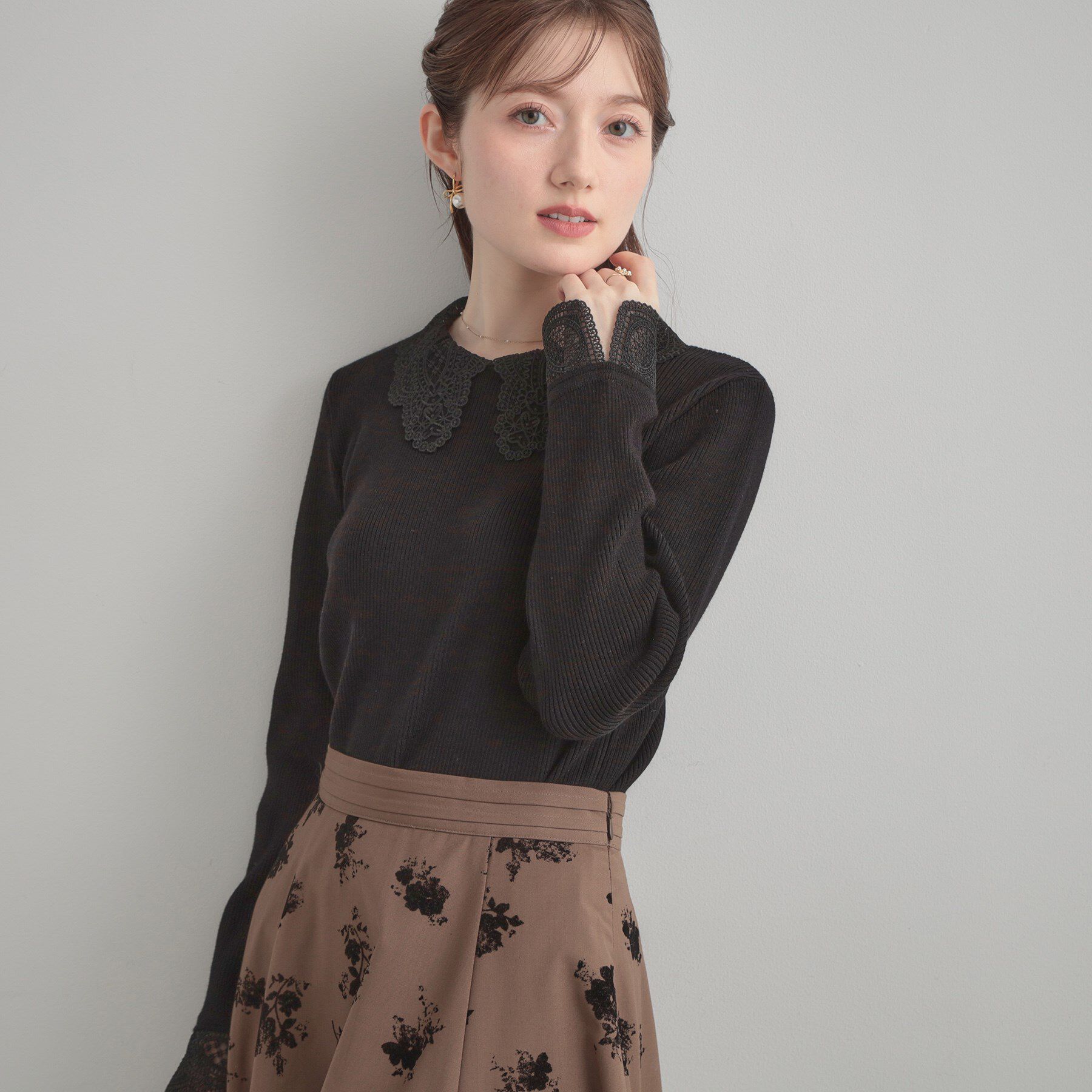 Couture broach「【着映え・フェミニン・通勤】レース衿カフス付きリブニット」|ニット・セーター|