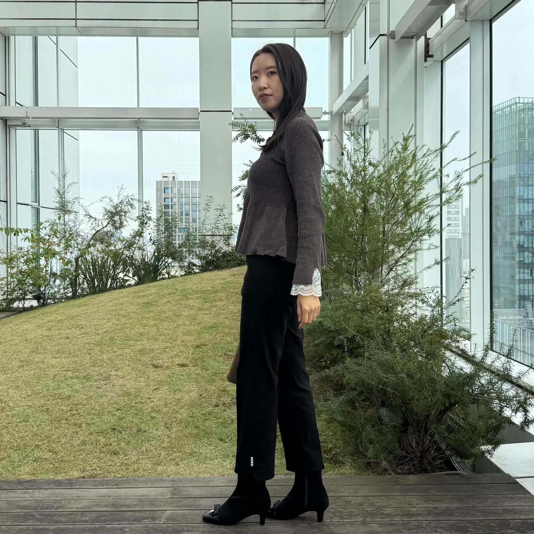 Couture broach「【通勤・美脚見え・あったか】裏起毛パール調スカラ裾デザインパンツ」|その他|