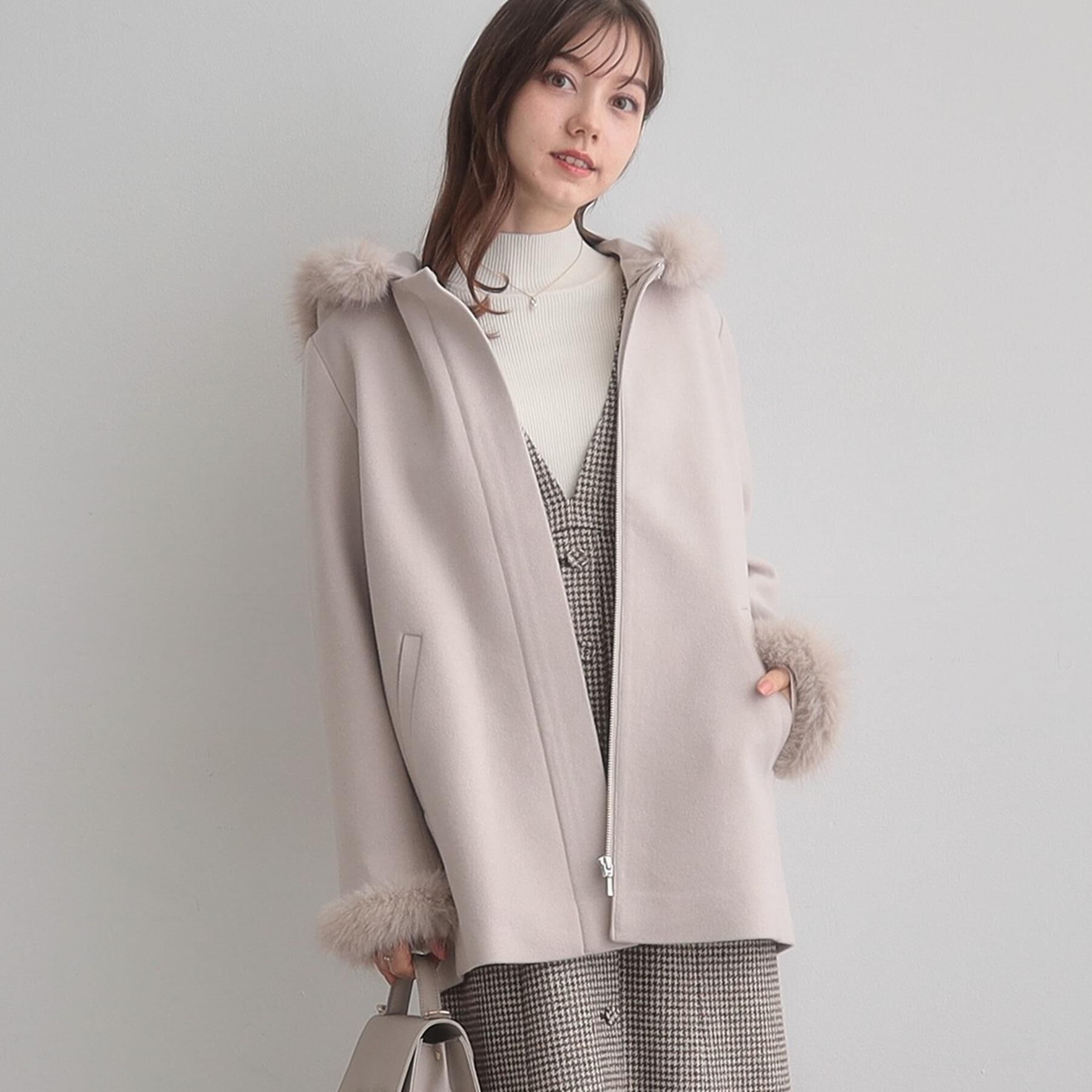 Couture broach「【大人可愛い・フード取り外し可能】フードフェイクファー ハーフ丈コート」|その他|