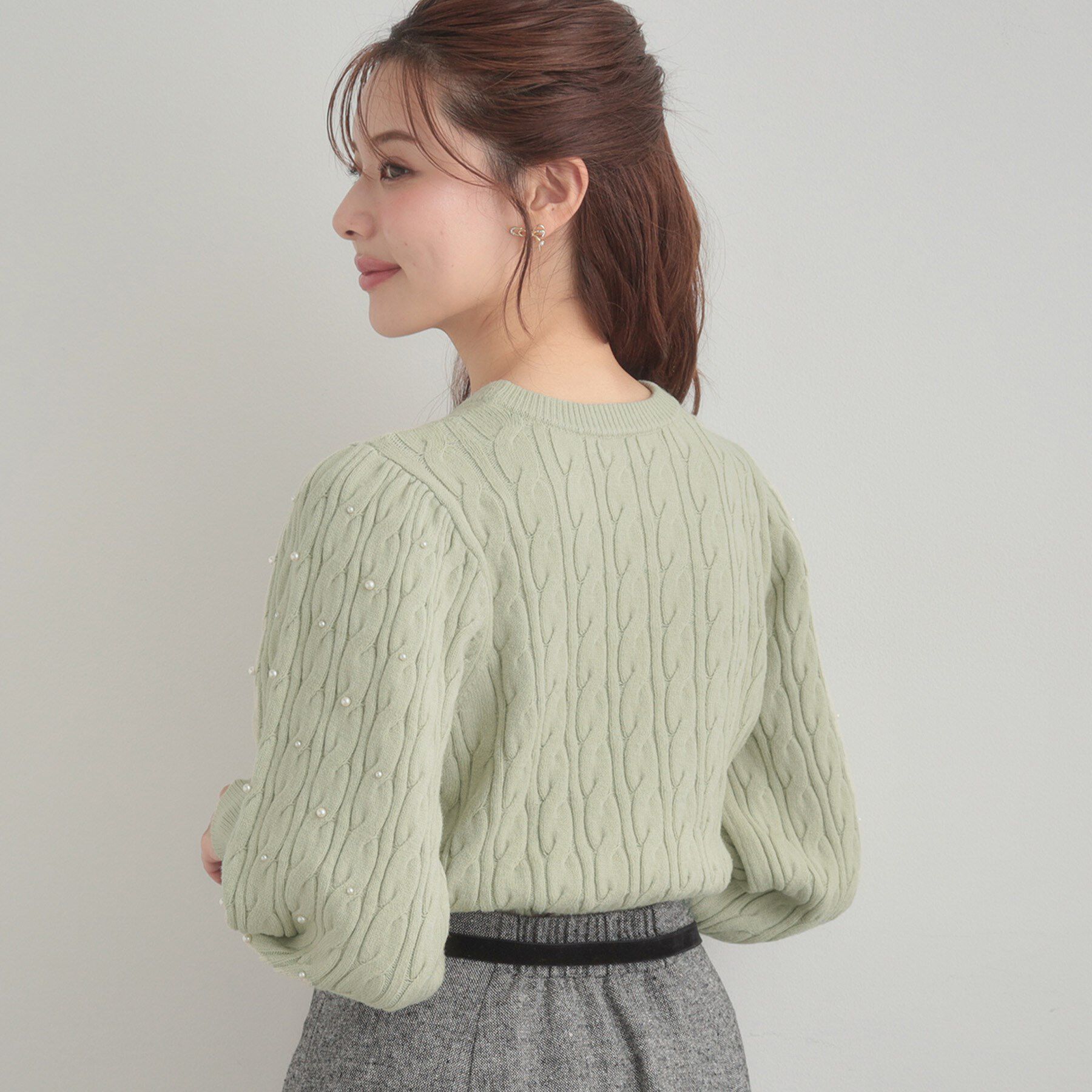 Couture broach「【華やぎ・一枚で着映え】ケーブルパール調ニット」|ニット・セーター|