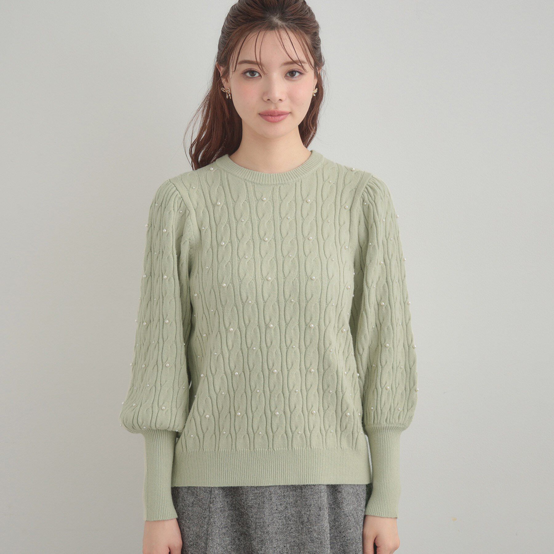 Couture broach「【華やぎ・一枚で着映え】ケーブルパール調ニット」|ニット・セーター|