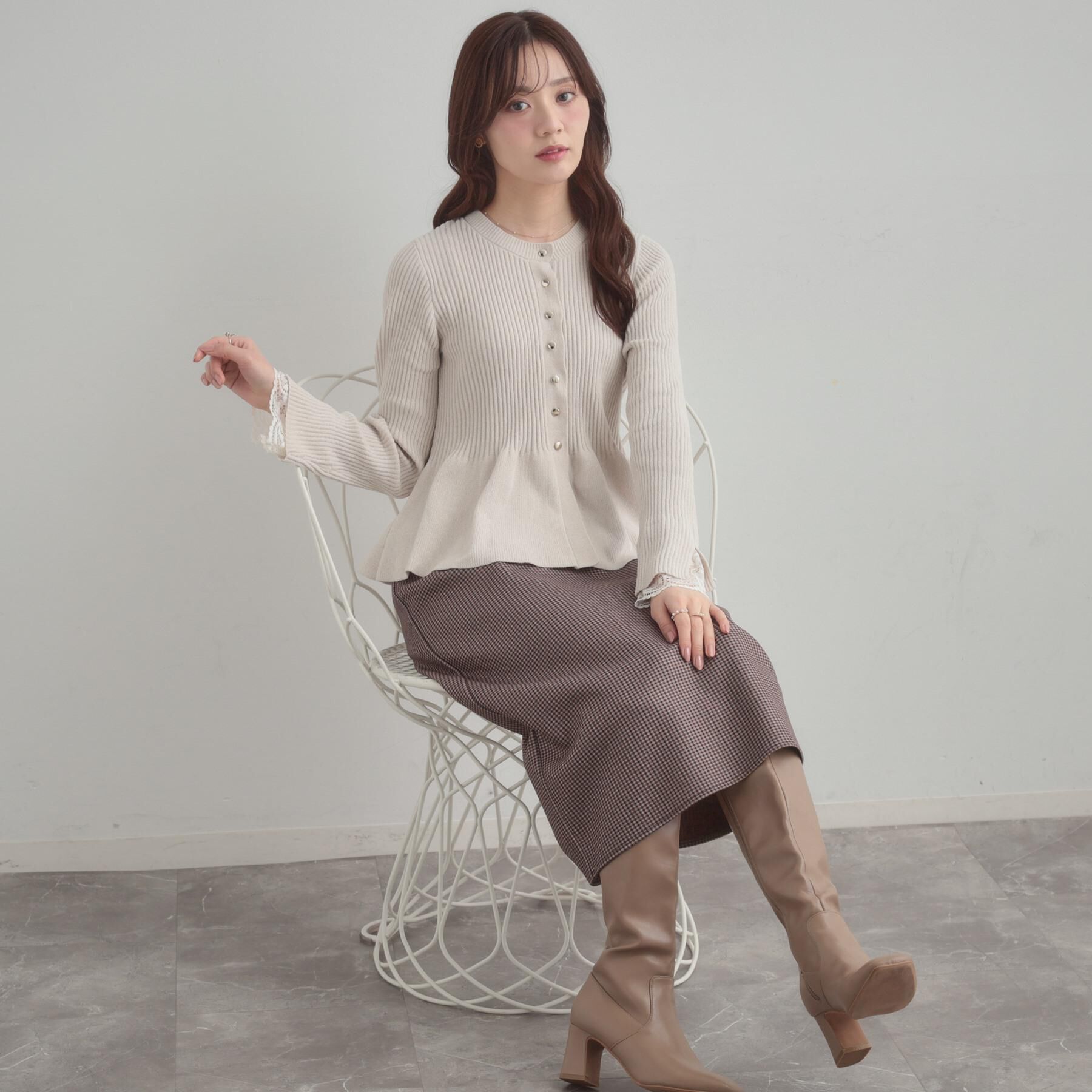 Couture broach「【袖口レース・着映え】短毛モールペプラム カーデ」|カーディガン|