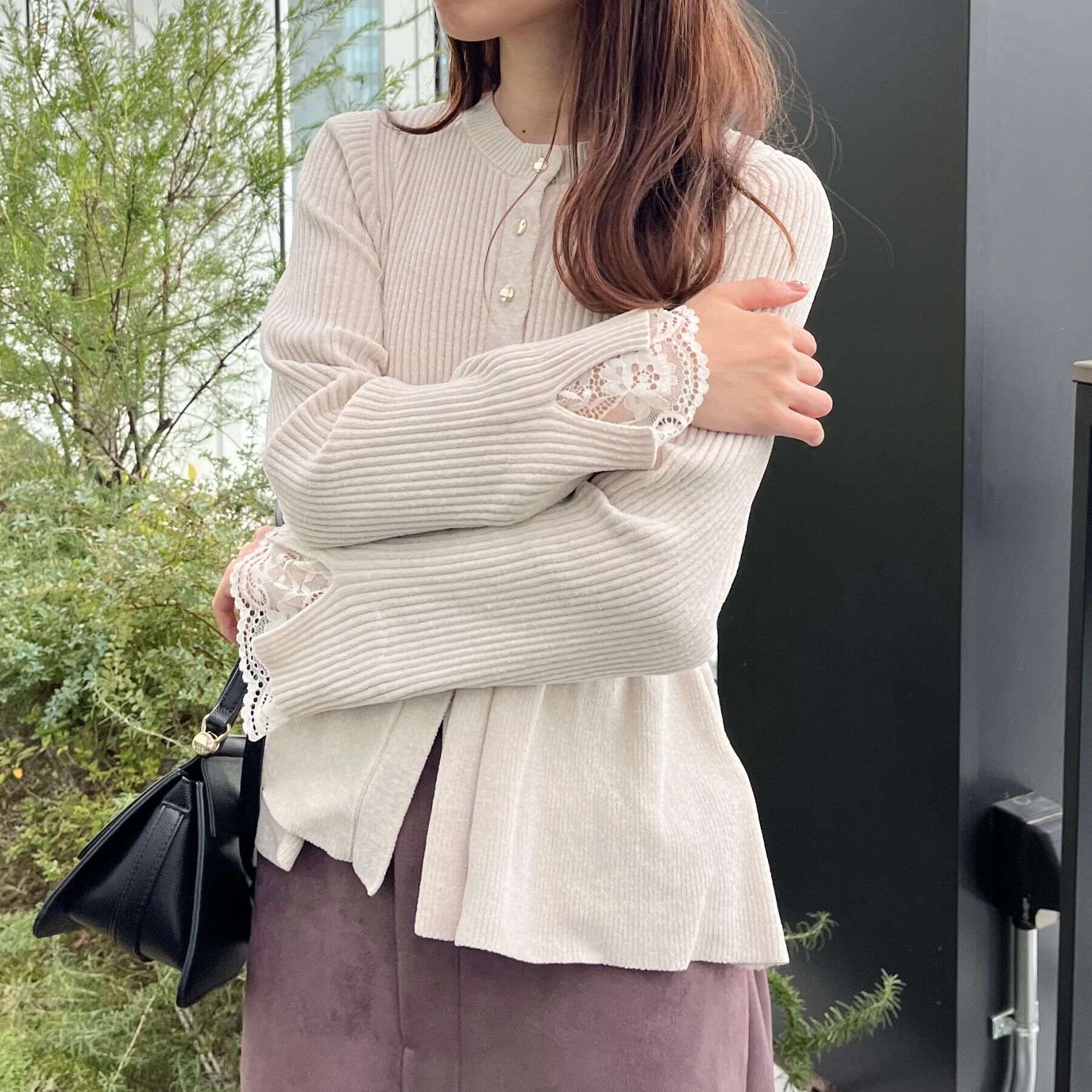 Couture broach「【袖口レース・着映え】短毛モールペプラム カーデ」|カーディガン|