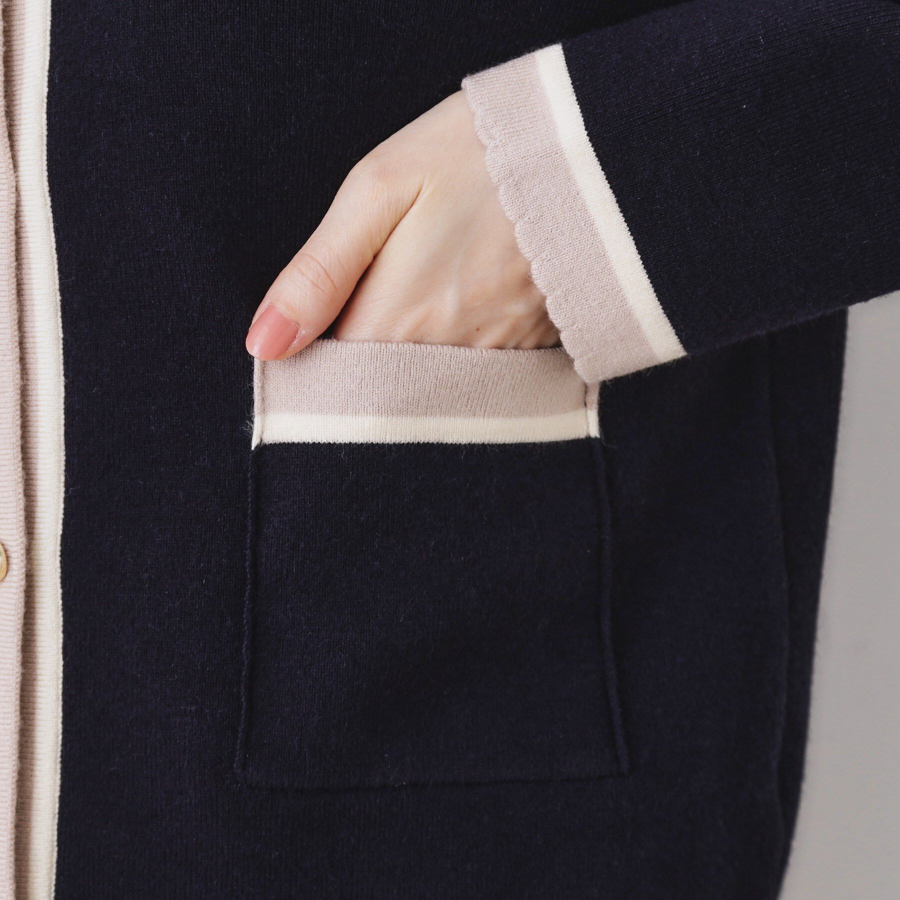 Couture broach「【ハレの日・通勤・着映え】配色 総針カーディガン」|カーディガン|