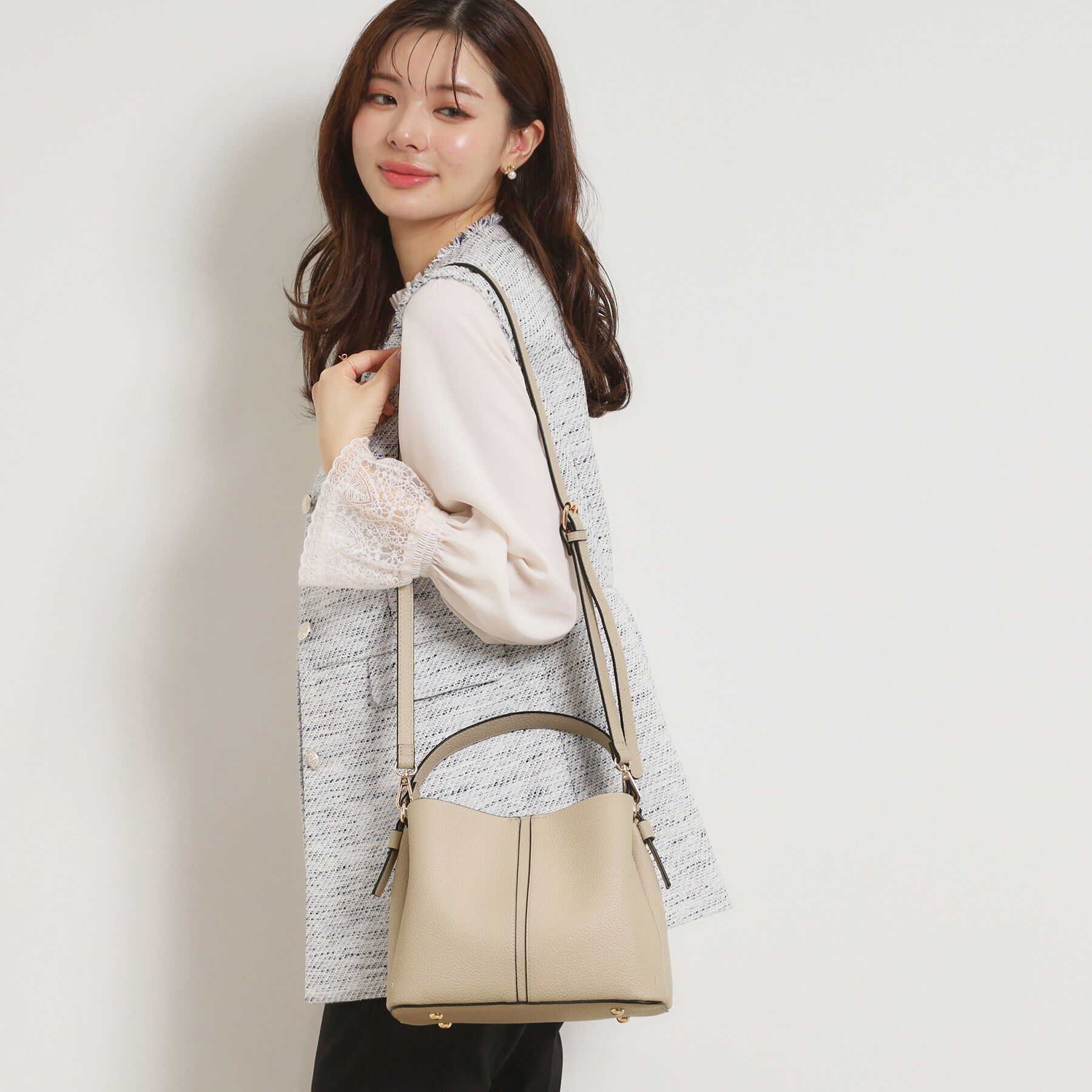 Couture broach「2wayレザー調ハンドバッグ」|ショルダー・メッセンジャー|ベージュ(052)