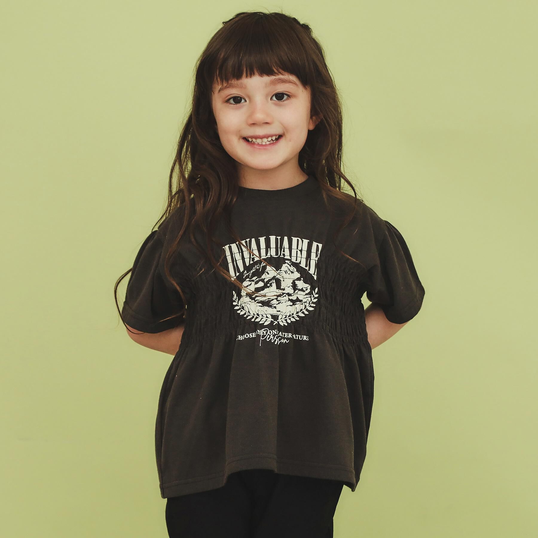 THE SHOP TK「【110-150】シャーリングロゴTシャツ/ママとおそろい・洗濯機OK」|Tシャツ・カットソー|スミクロ(018)