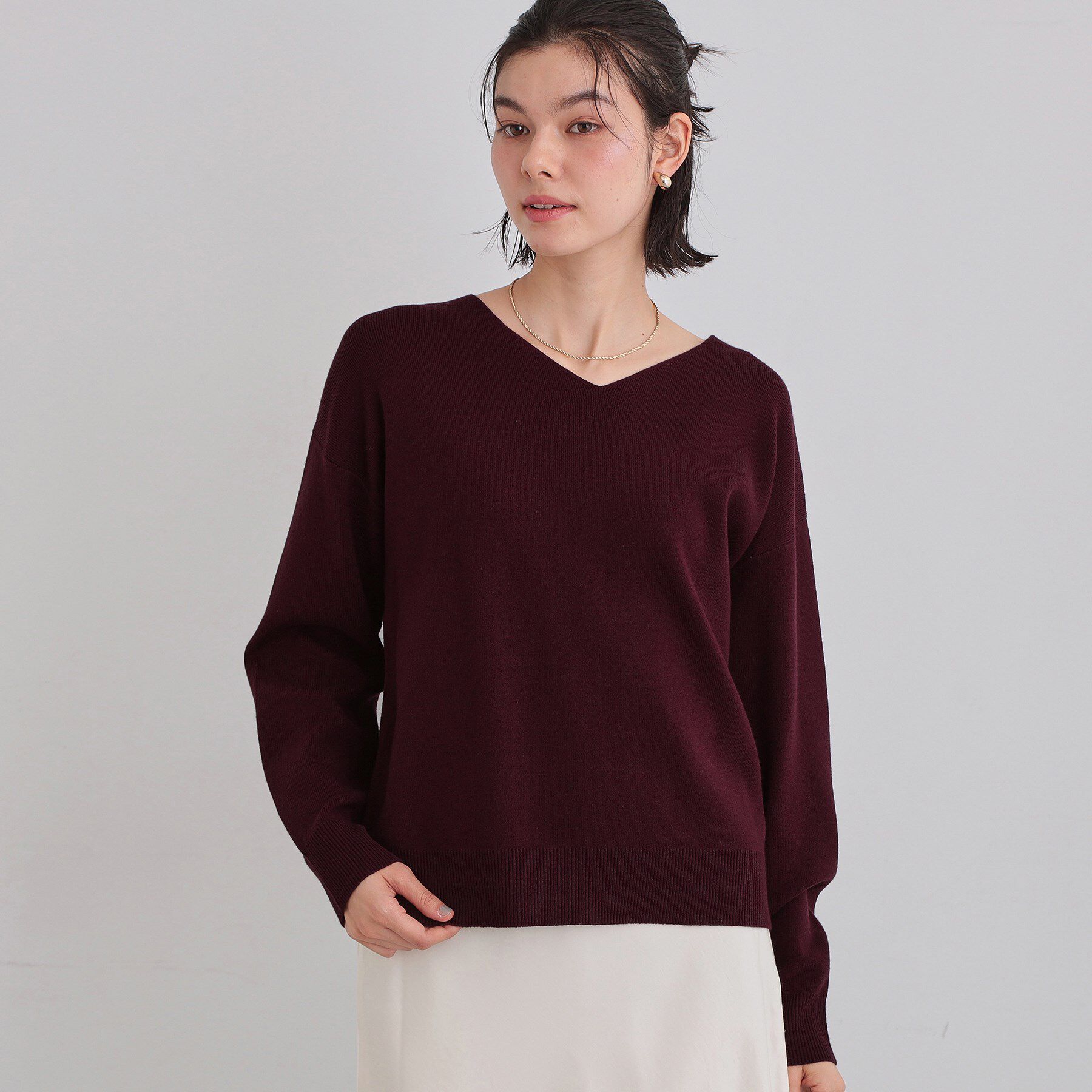THE SHOP TK「【すっきりシルエットが叶う】大人のためのVネックニット/毛玉になりにくい/静電気防止/洗濯機OK」|ニット・セーター|