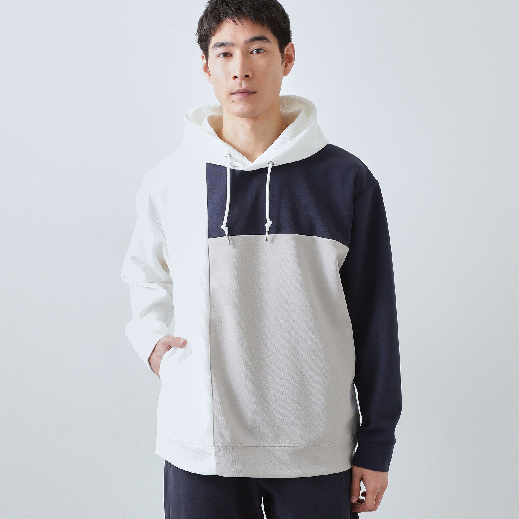 THE SHOP TK「【大人の為の絶妙バランス】パネル切替パーカ 濯機機OK」|パーカー|オフホワイト(503