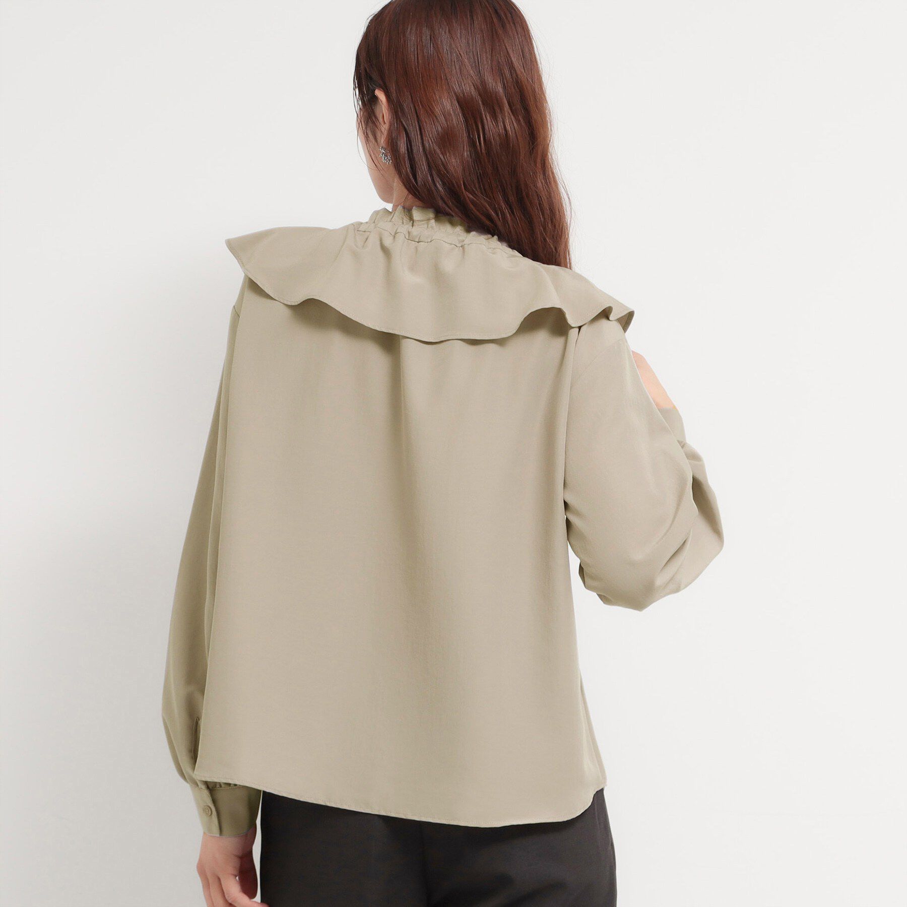 THE SHOP TK「大人のフェミニンカジュアルに エアリーフリルブラウス」|シャツ・ブラウス|