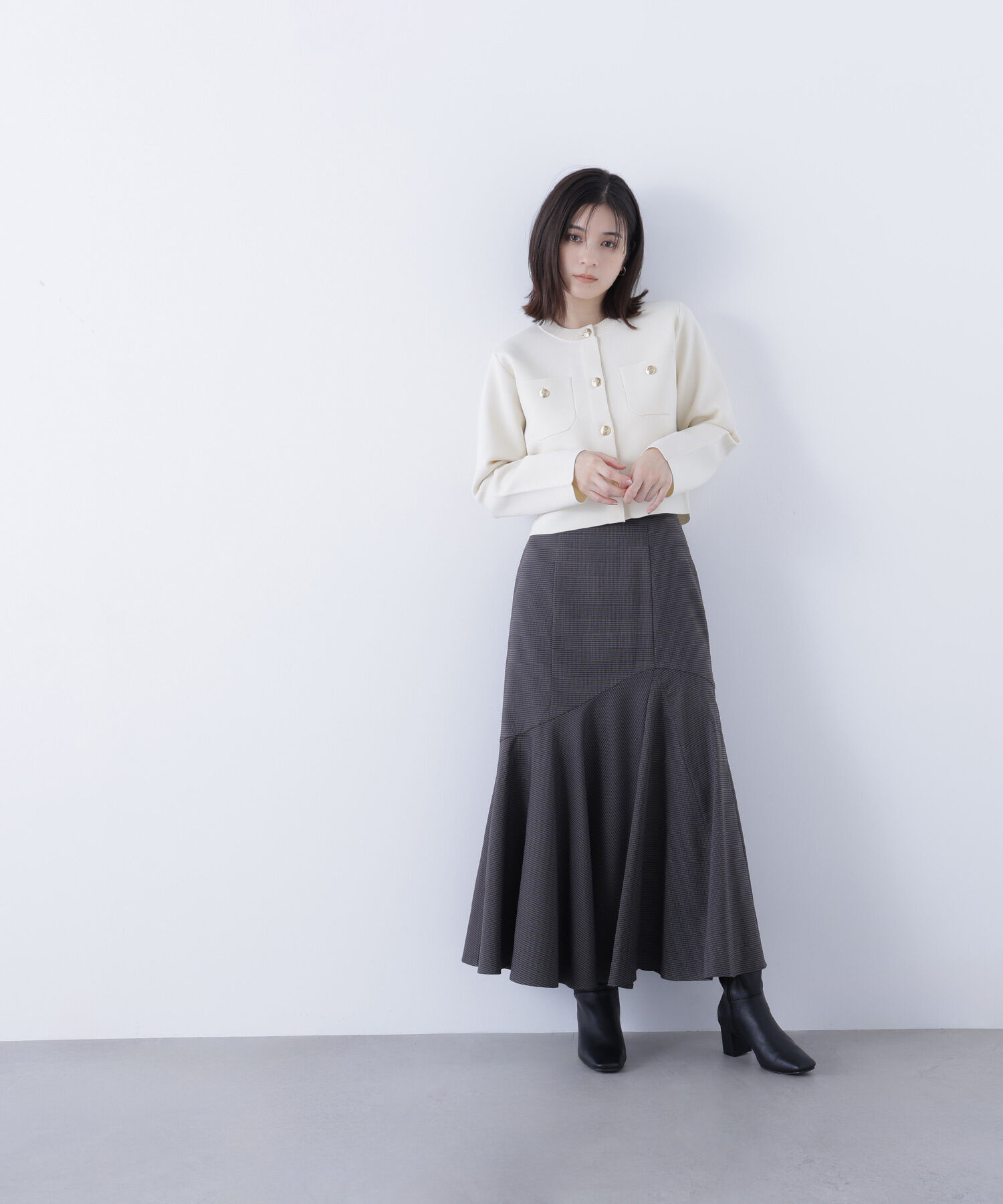  「エンブレムボタンニットジャケット」|ニット・セーター|