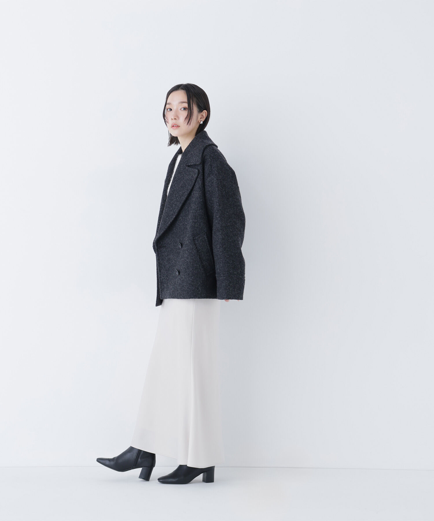  「ウーリーフォルムハーフコート」|ブルゾン・スタジャン|