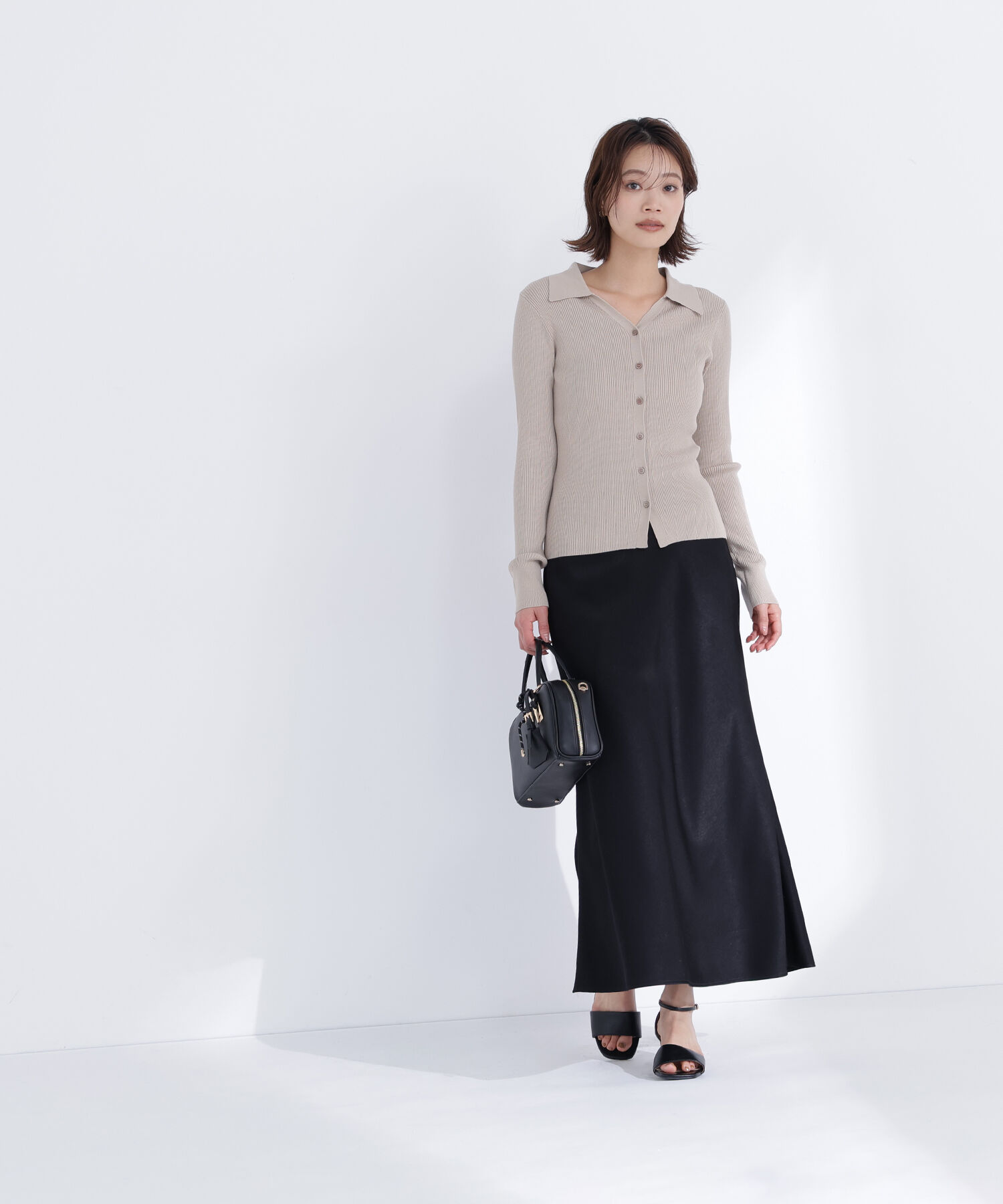  「襟付Vネックリブニット」|ニット・セーター|