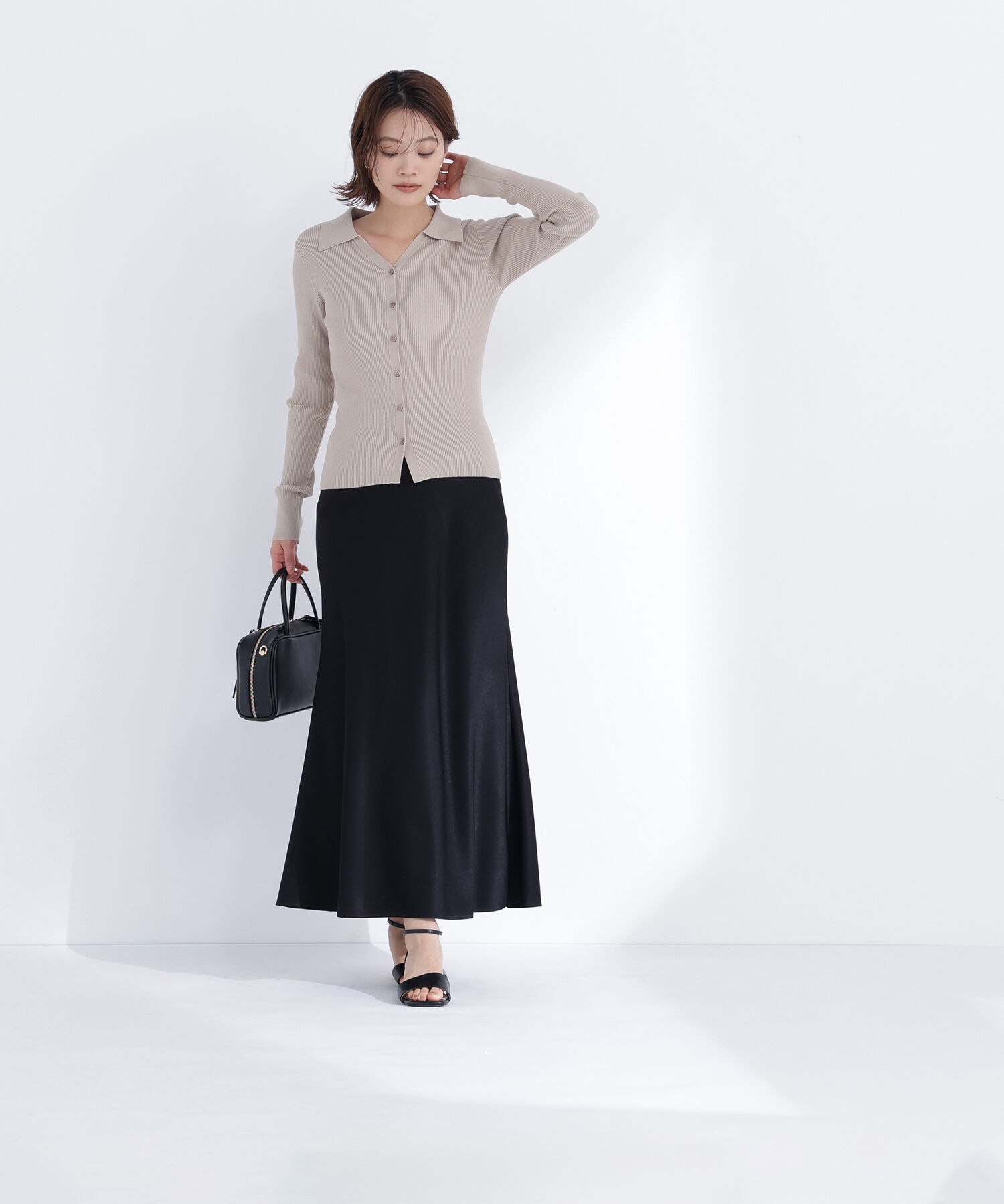  「襟付Vネックリブニット」|ニット・セーター|