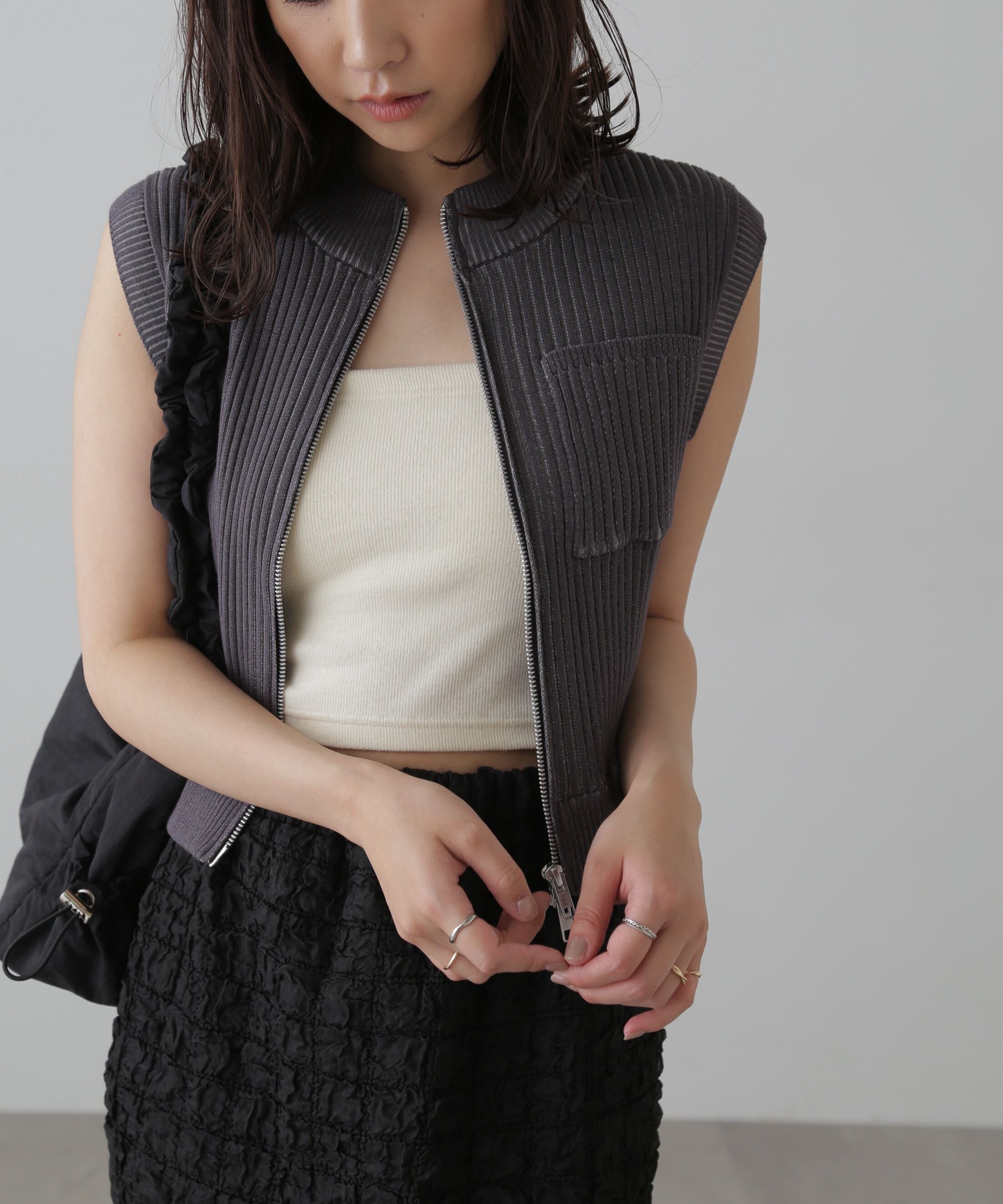  「バイカースタンド配色リブニットベスト」|ニット・セーター|