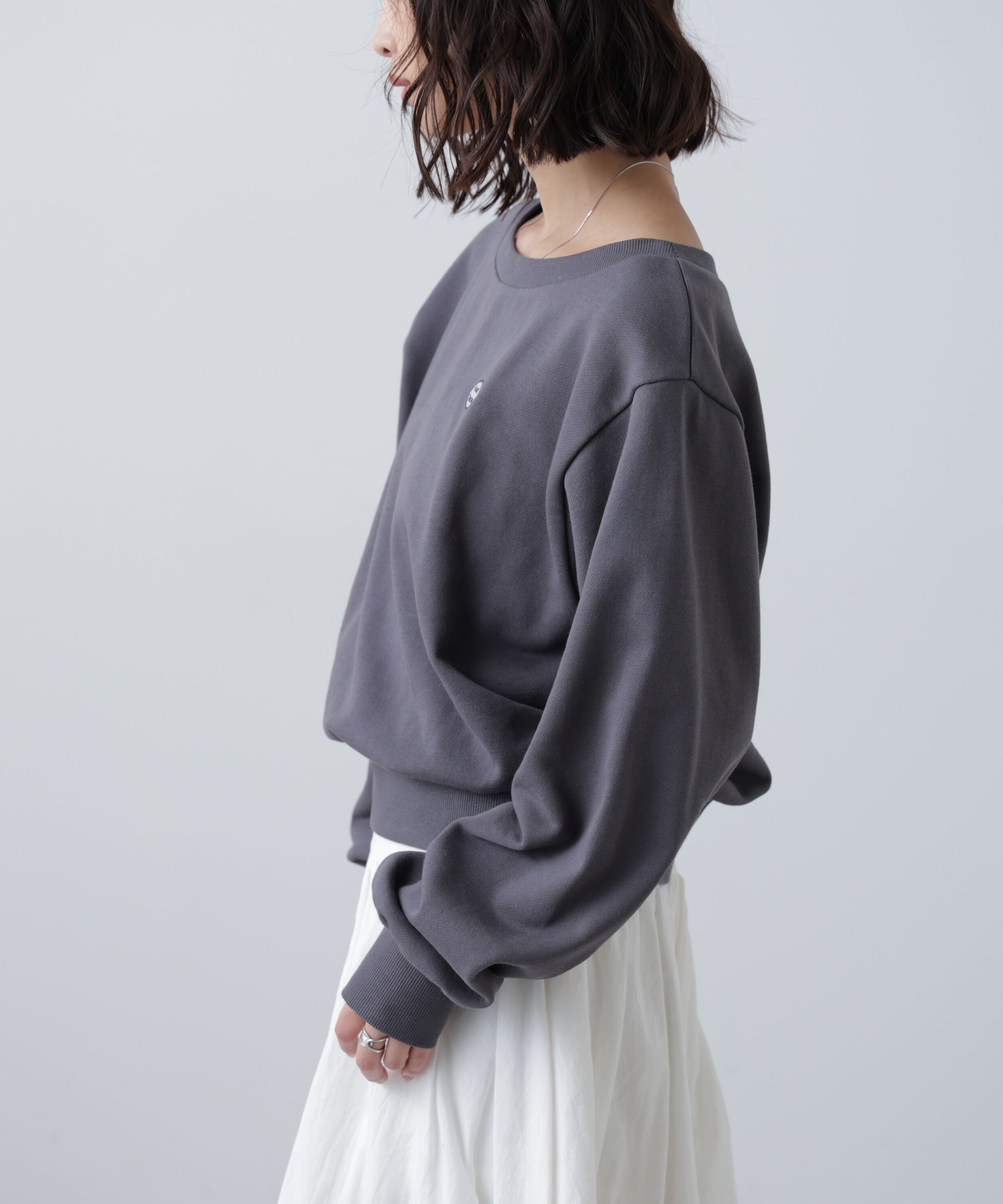  「オフショルワンポイント刺繍スウェット」|Tシャツ・カットソー|