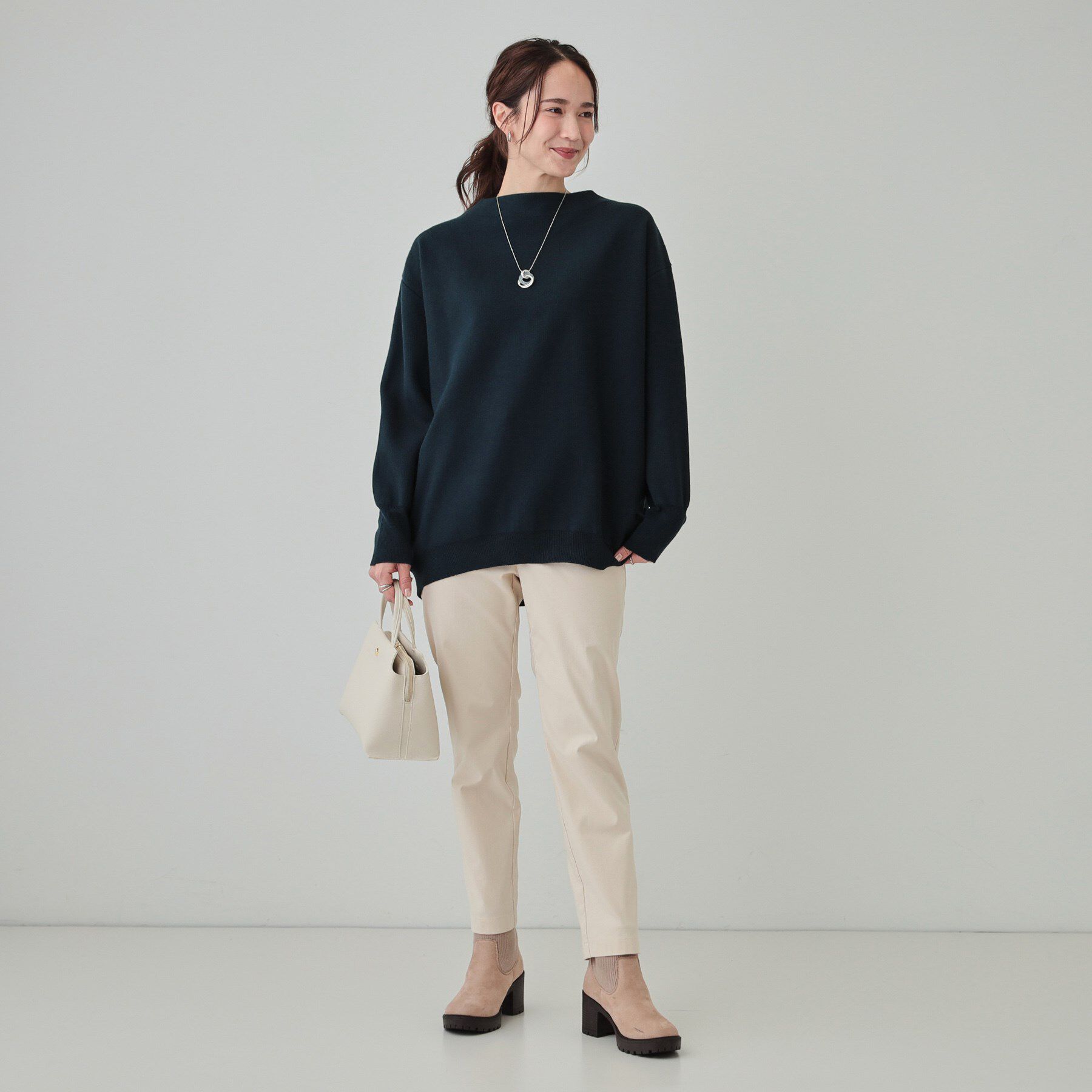 SHOO･LA･RUE「【洗える/体型カバー】絶妙なネックラインにこだわった コクーンニット」|ニット・セーター|