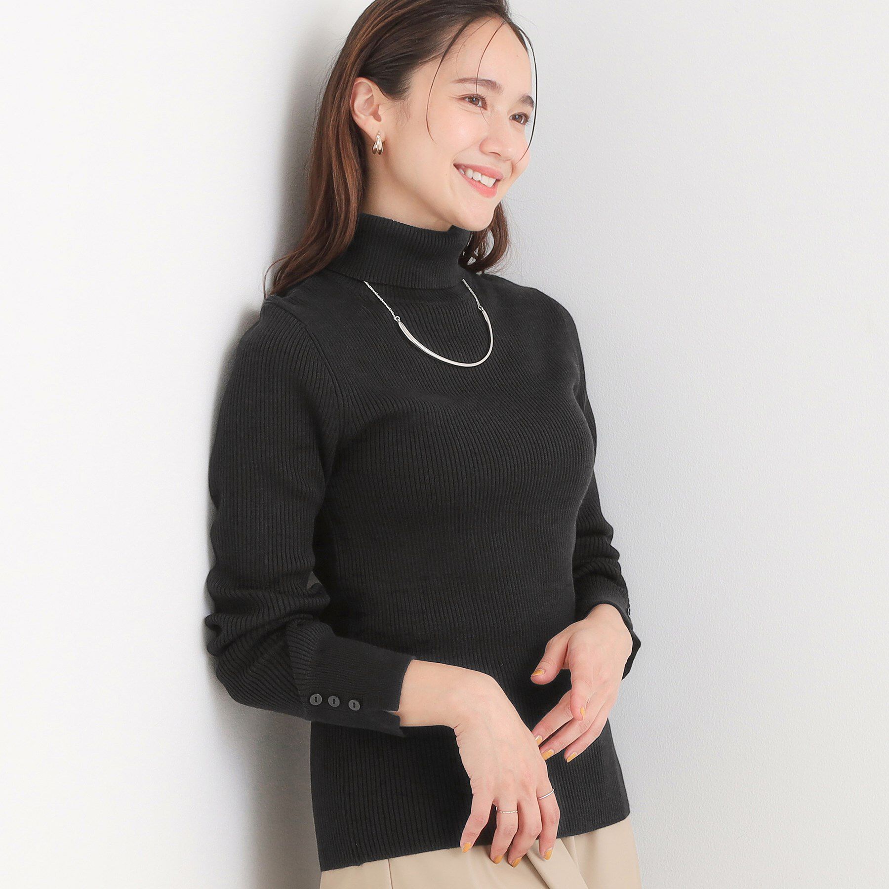 SHOO･LA･RUE「【絶妙なゆるピタ/洗濯機可】ちくちくしにくい リブタートルネック やわらかニット【CIRCRIC】」|ニット・セーター|ブラック(019)