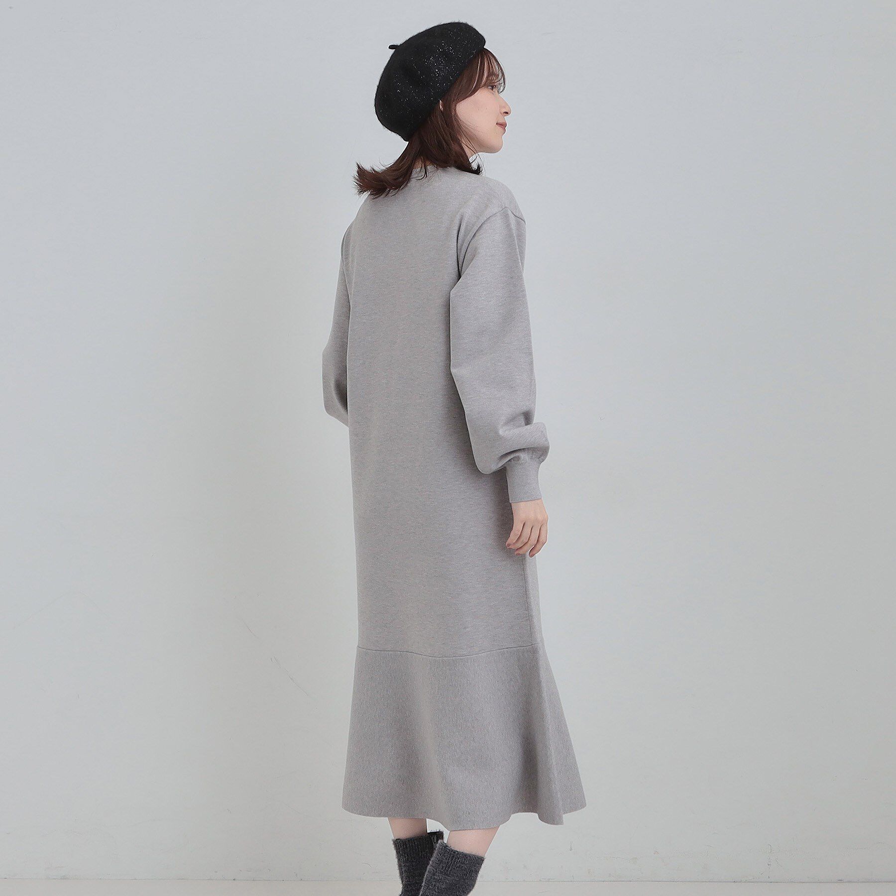 SHOO･LA･RUE「【洗濯機可/S-LL】スタイルがすっきりに見える 裾マーメイドニットワンピース」|ワンピース|