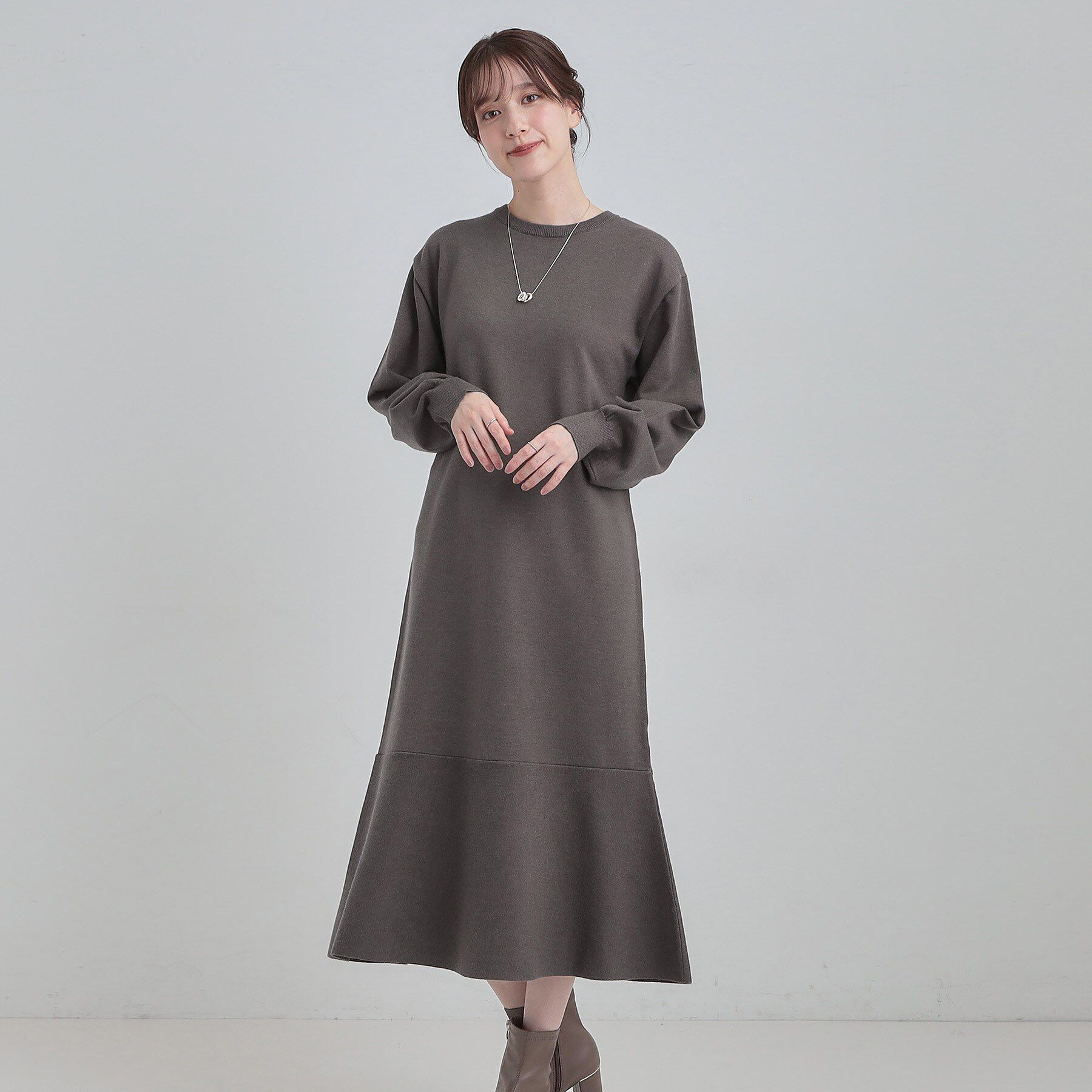 SHOO･LA･RUE「【洗濯機可/S-LL】スタイルがすっきりに見える 裾マーメイドニットワンピース」|ワンピース|