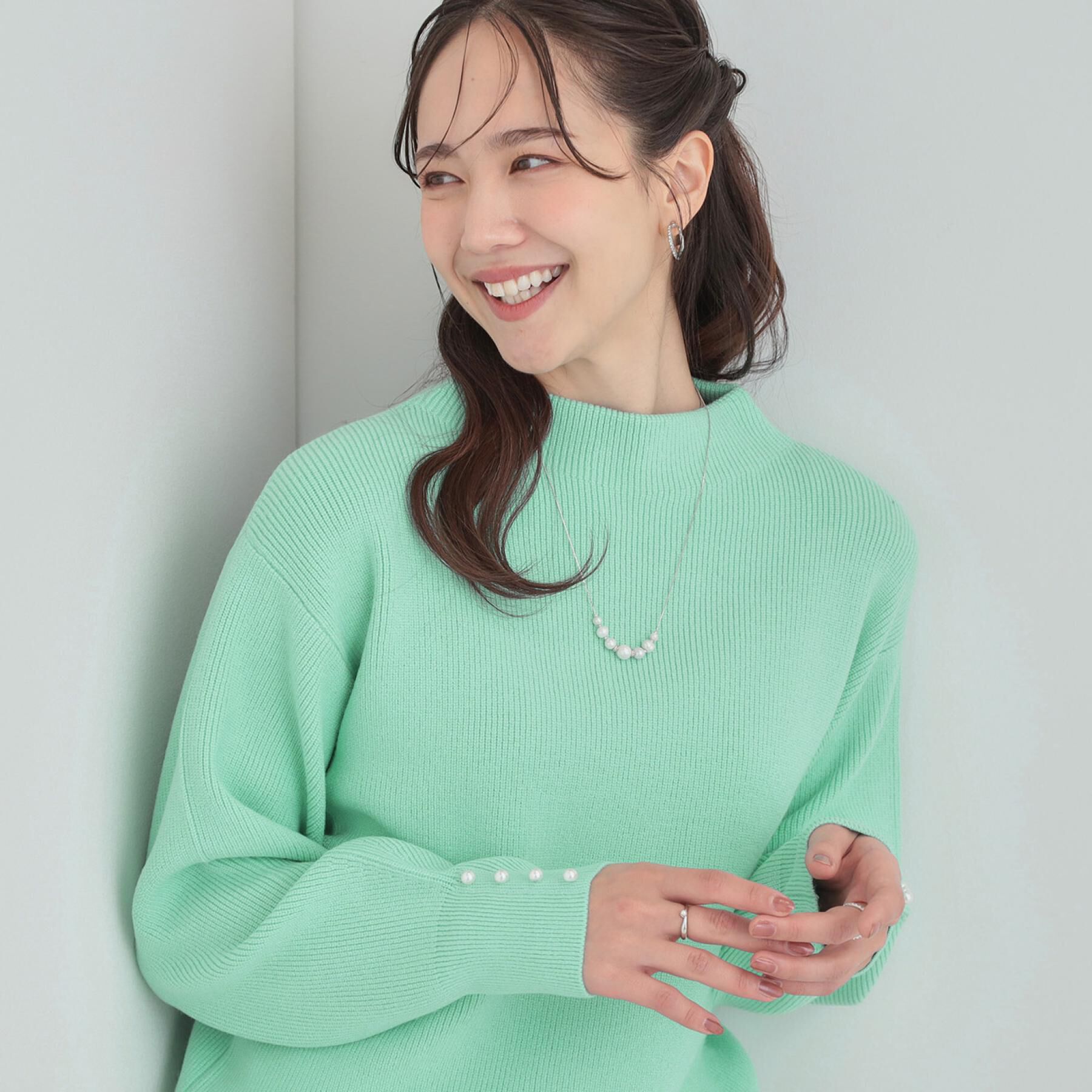 SHOO･LA･RUE「【毛玉になりにくい/洗濯機可/S-LL】お袖パールの上品ニット」|ニット・セーター|