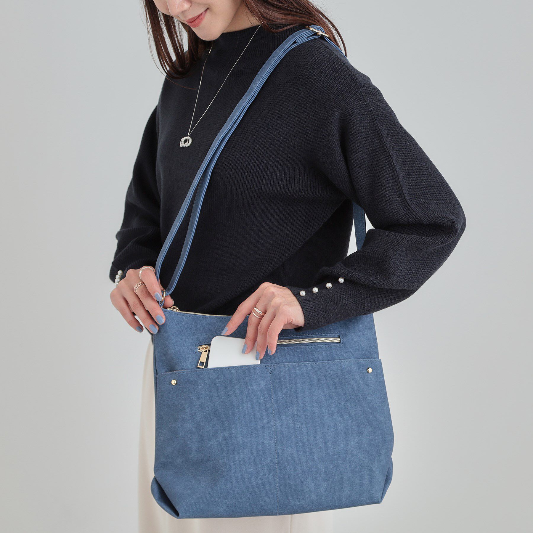 SHOO･LA･RUE「【選べる6色】フロントWポケットショルダーバッグ」|ショルダー・メッセンジャー|ブルー(092)