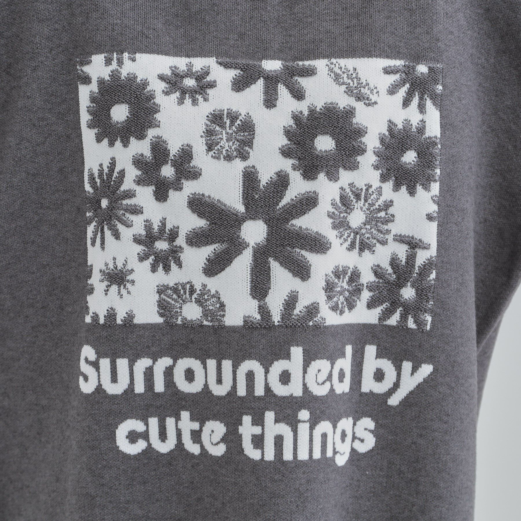 SHOO･LA･RUE「【体型カバー】ちくちくしにくい お花ロゴジャカードスウェットライクニット」|ニット・セーター|