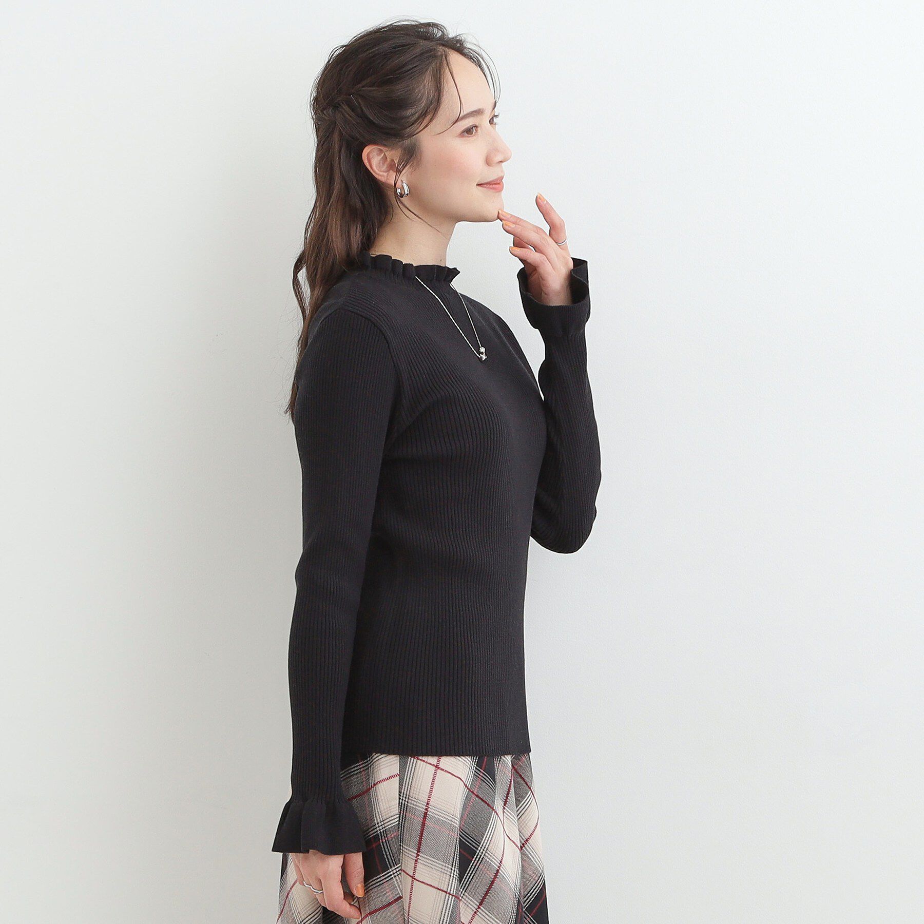 SHOO･LA･RUE「【洗濯機可/S-LL】メリハリフリルですっきり見える やわらかリブニット」|ニット・セーター|