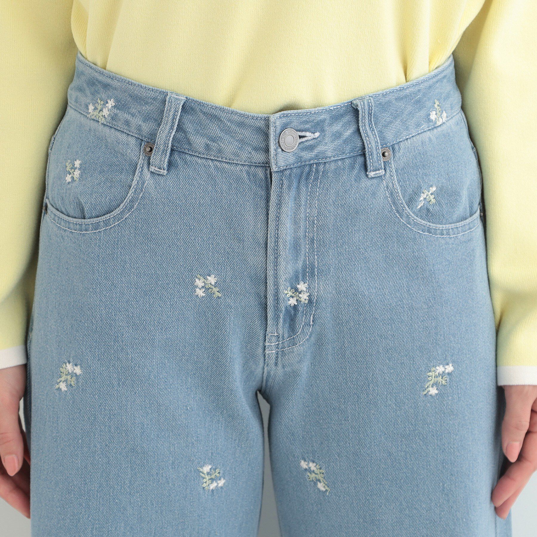 SHOO･LA･RUE「【洗濯機可/S-LL】フラワー刺繍が女性らしさをプラス バギーデニムパンツ」|デニム|